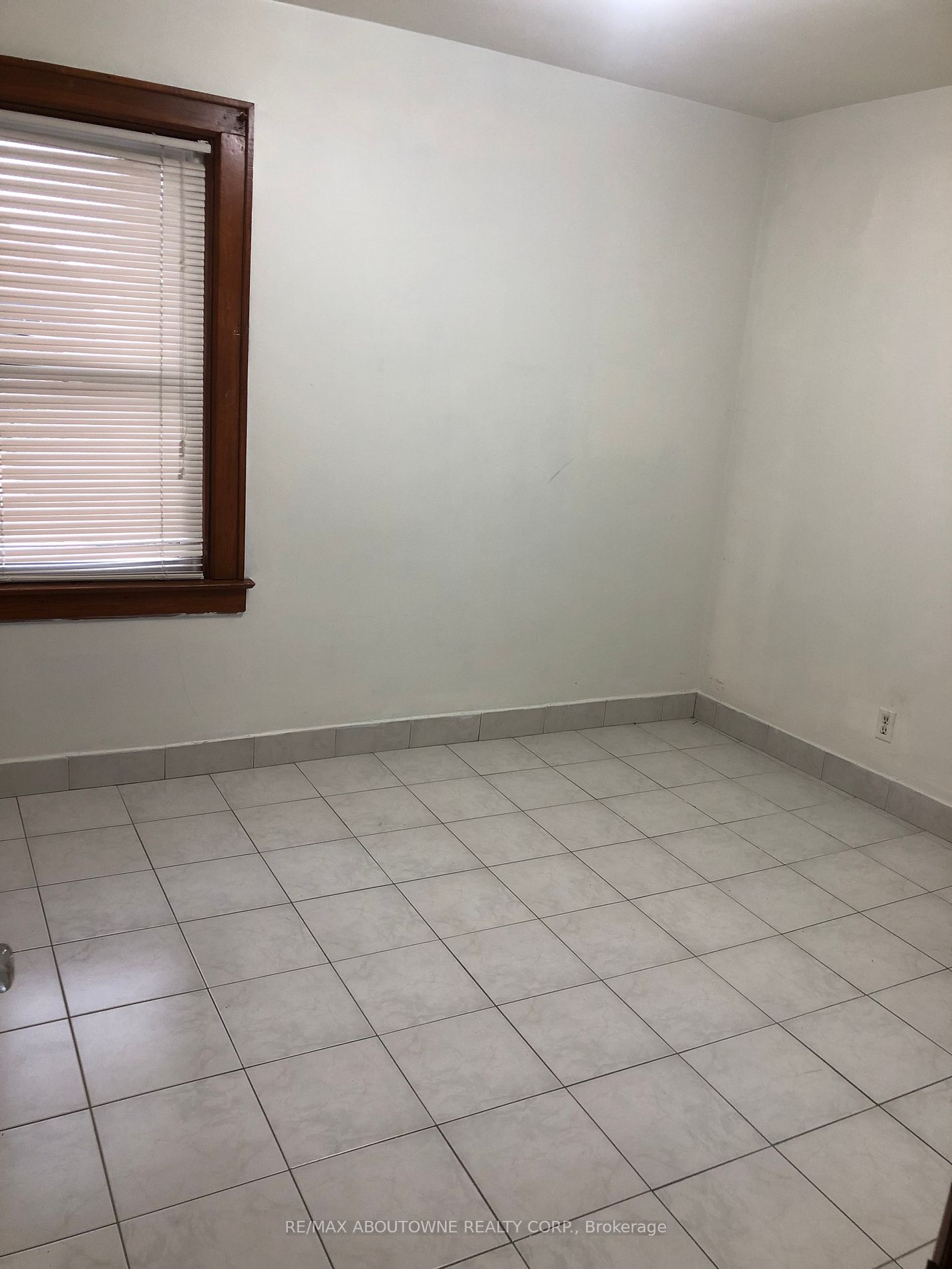 206-208 Hall Ave