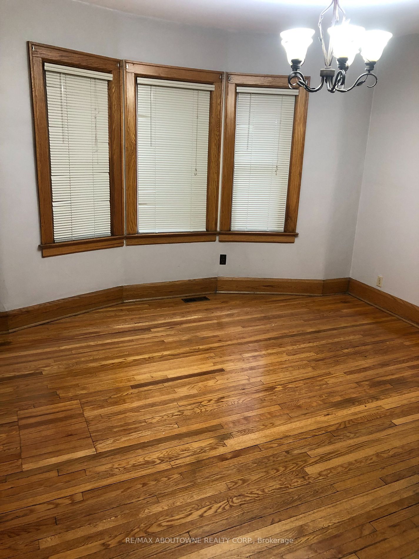 206-208 Hall Ave