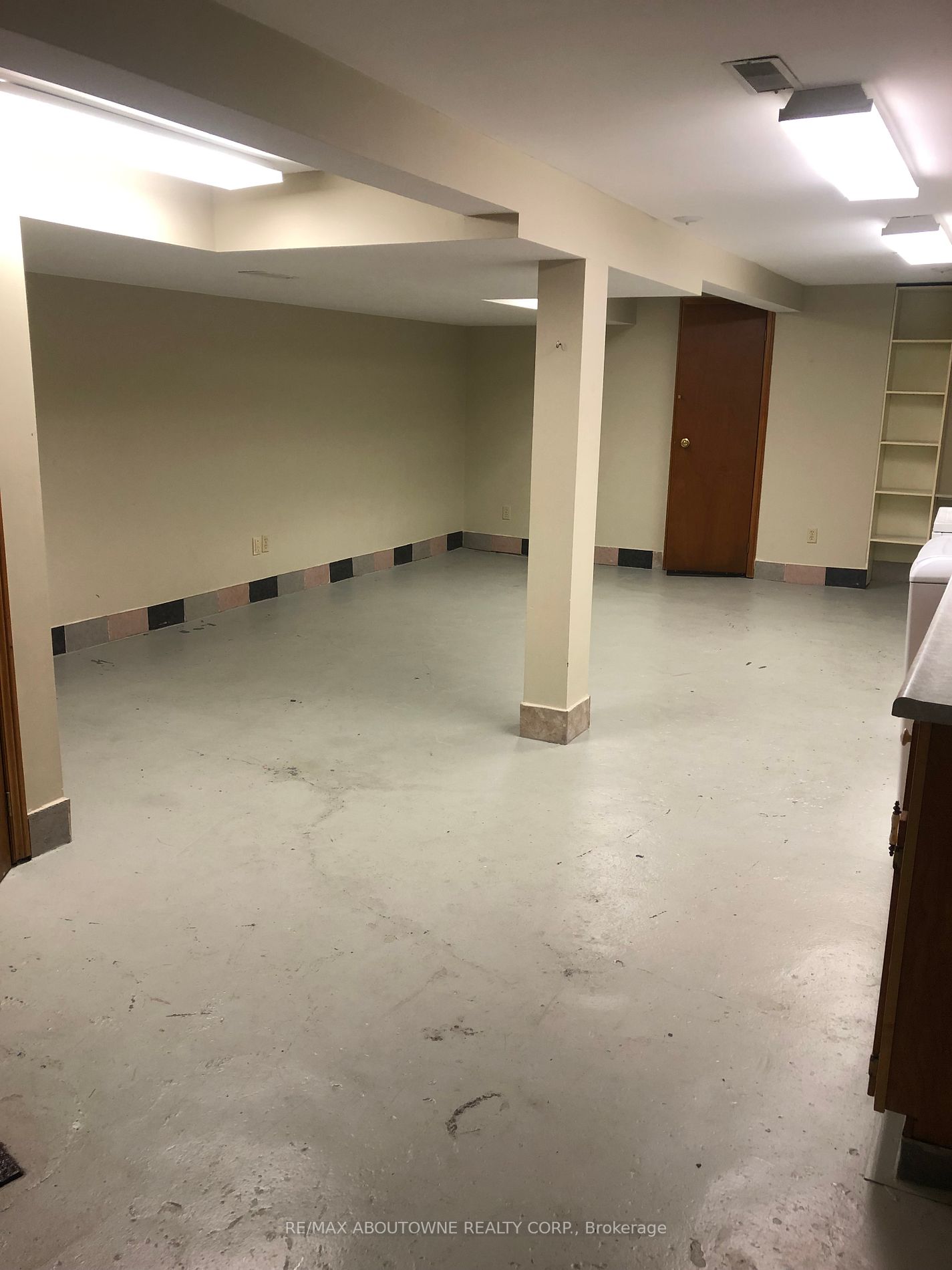 206-208 Hall Ave
