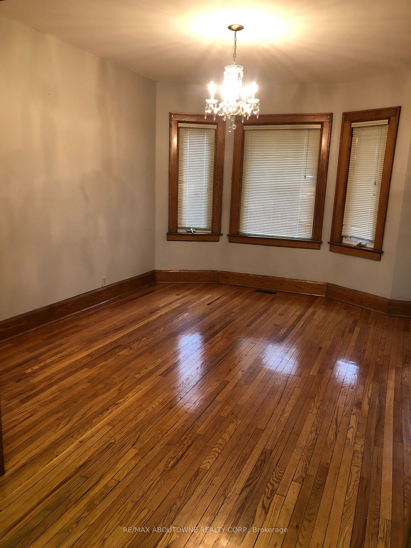 206-208 Hall Ave