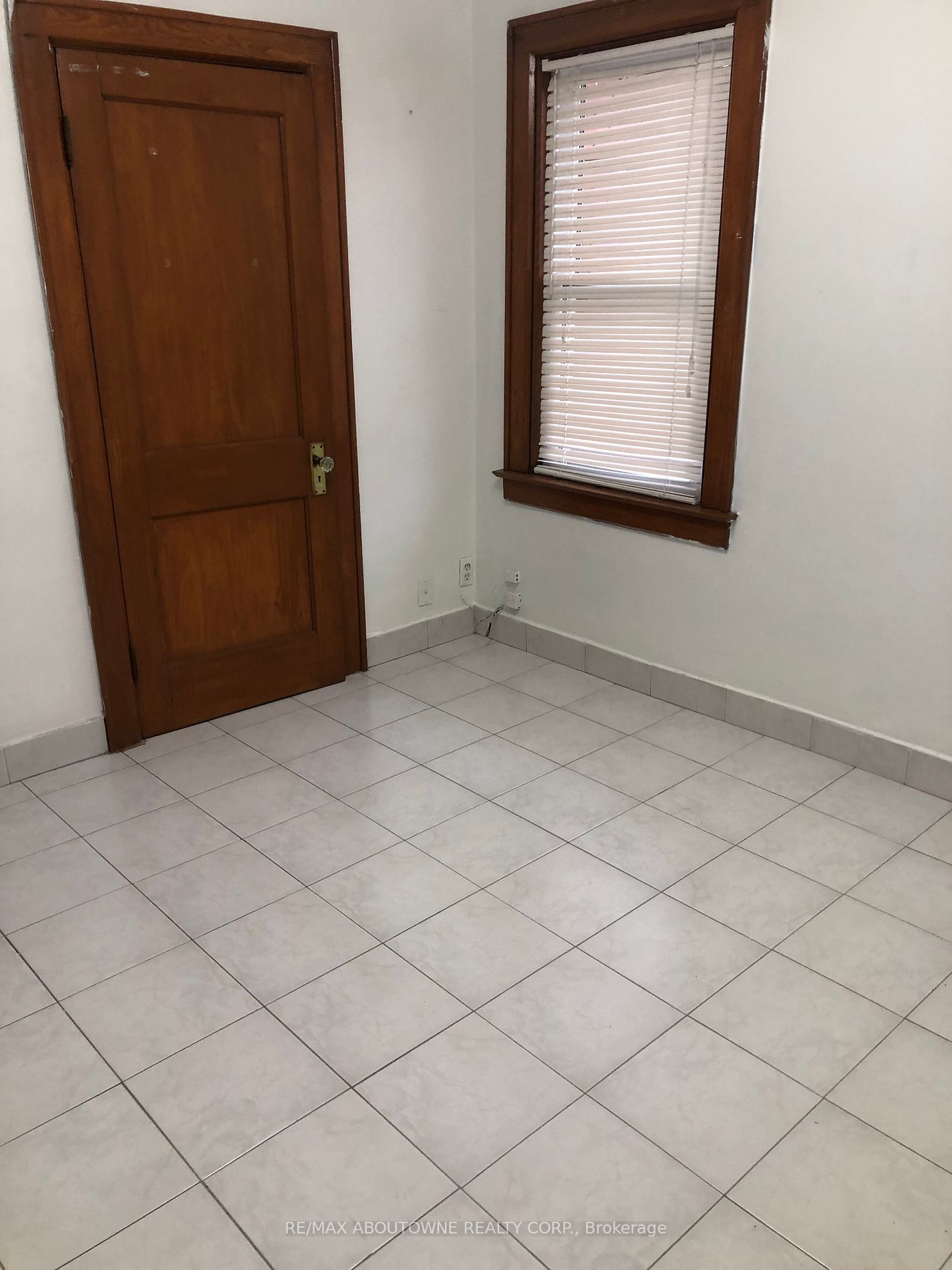 206-208 Hall Ave