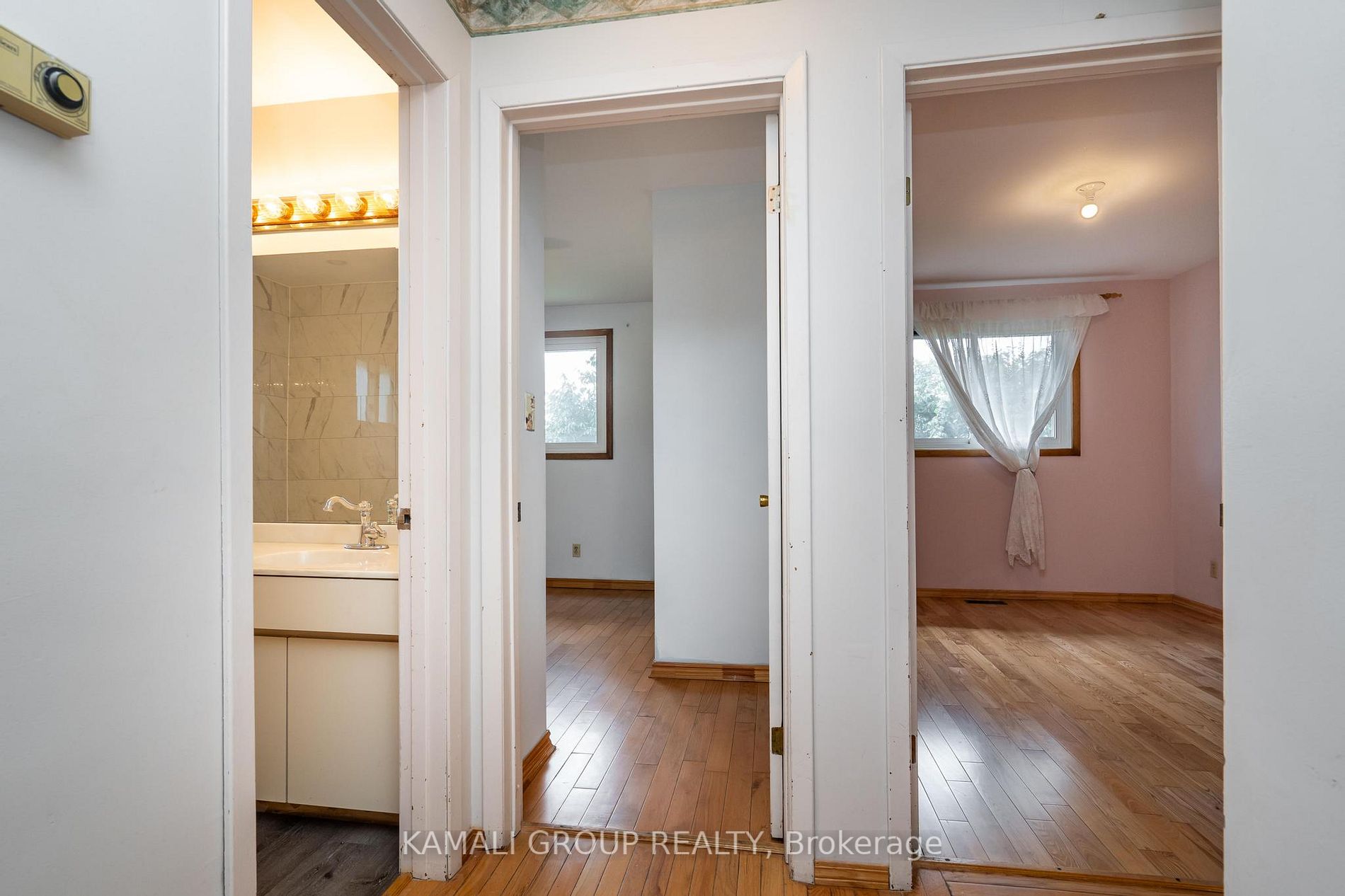 638 Carlton St, #Main