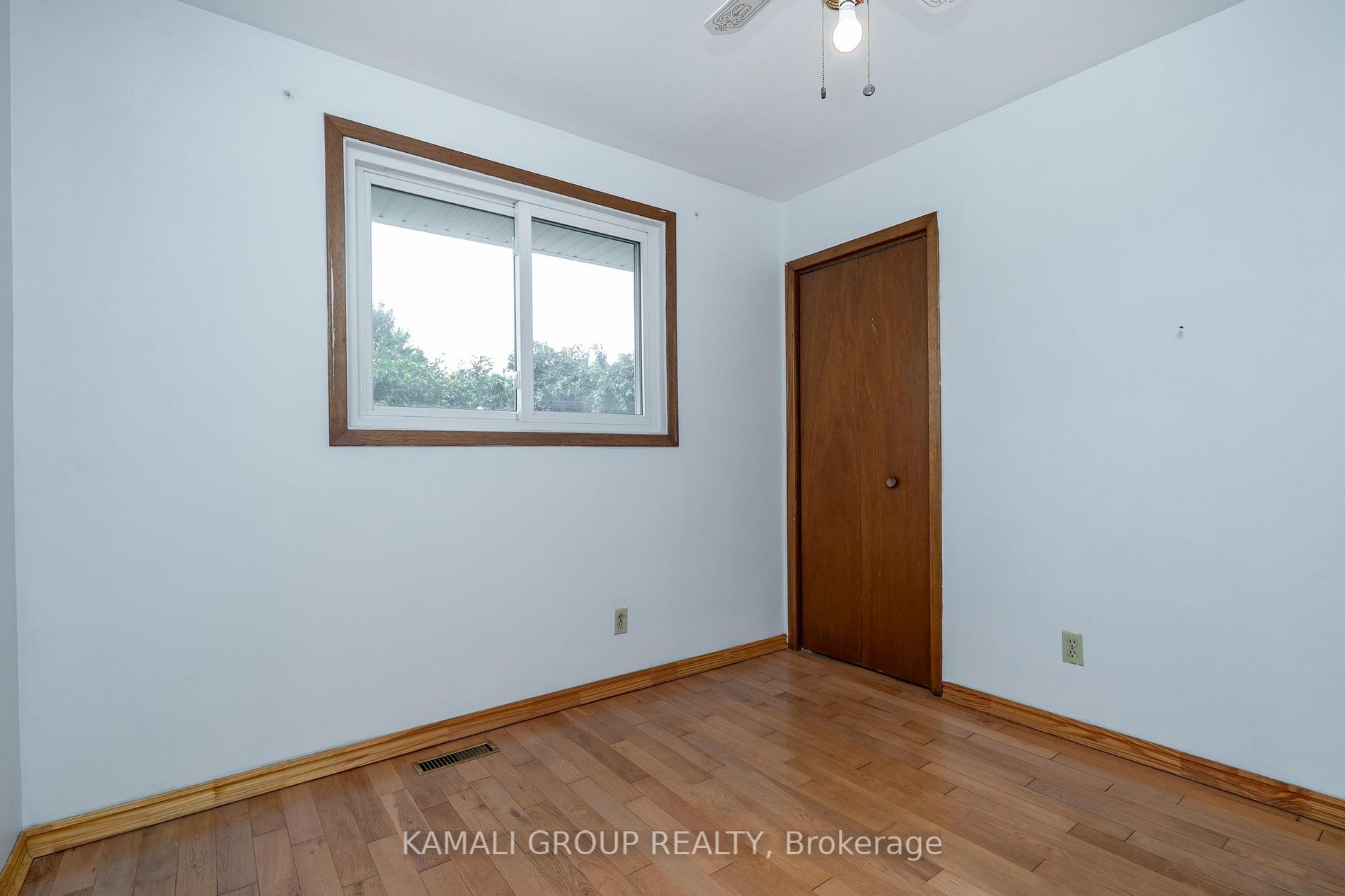 638 Carlton St, #Main