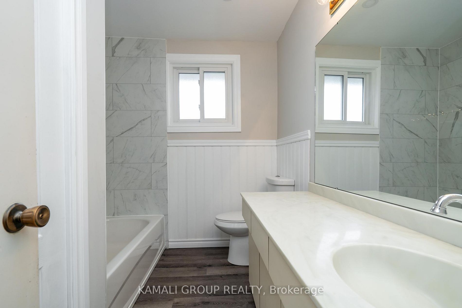 638 Carlton St, #Main