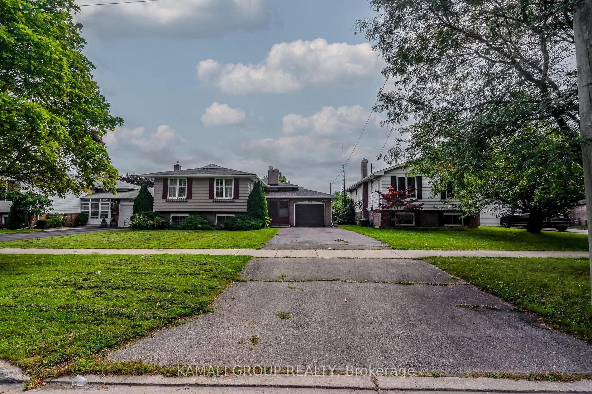638 Carlton St, #Main