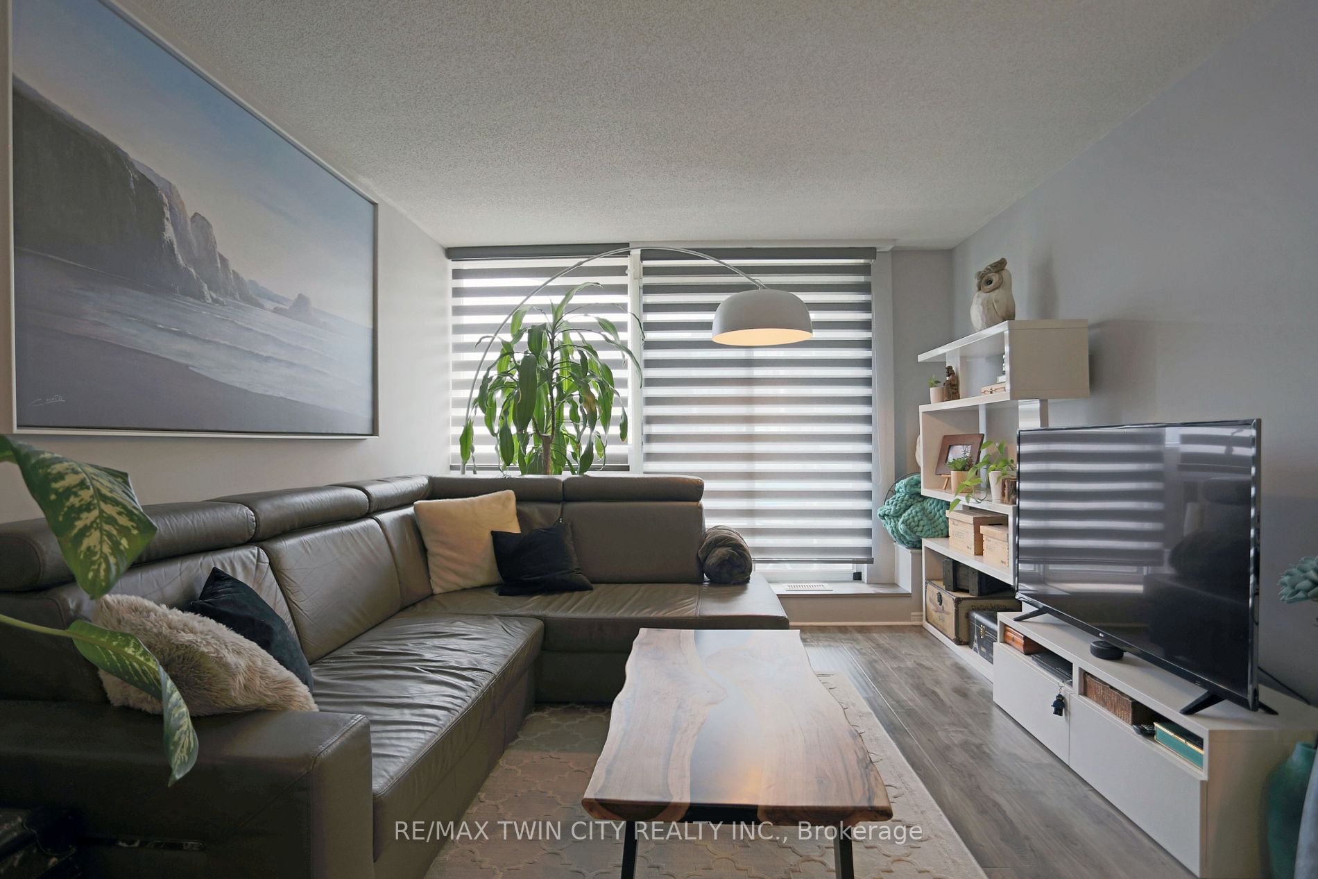 107 Bagot St, #208
