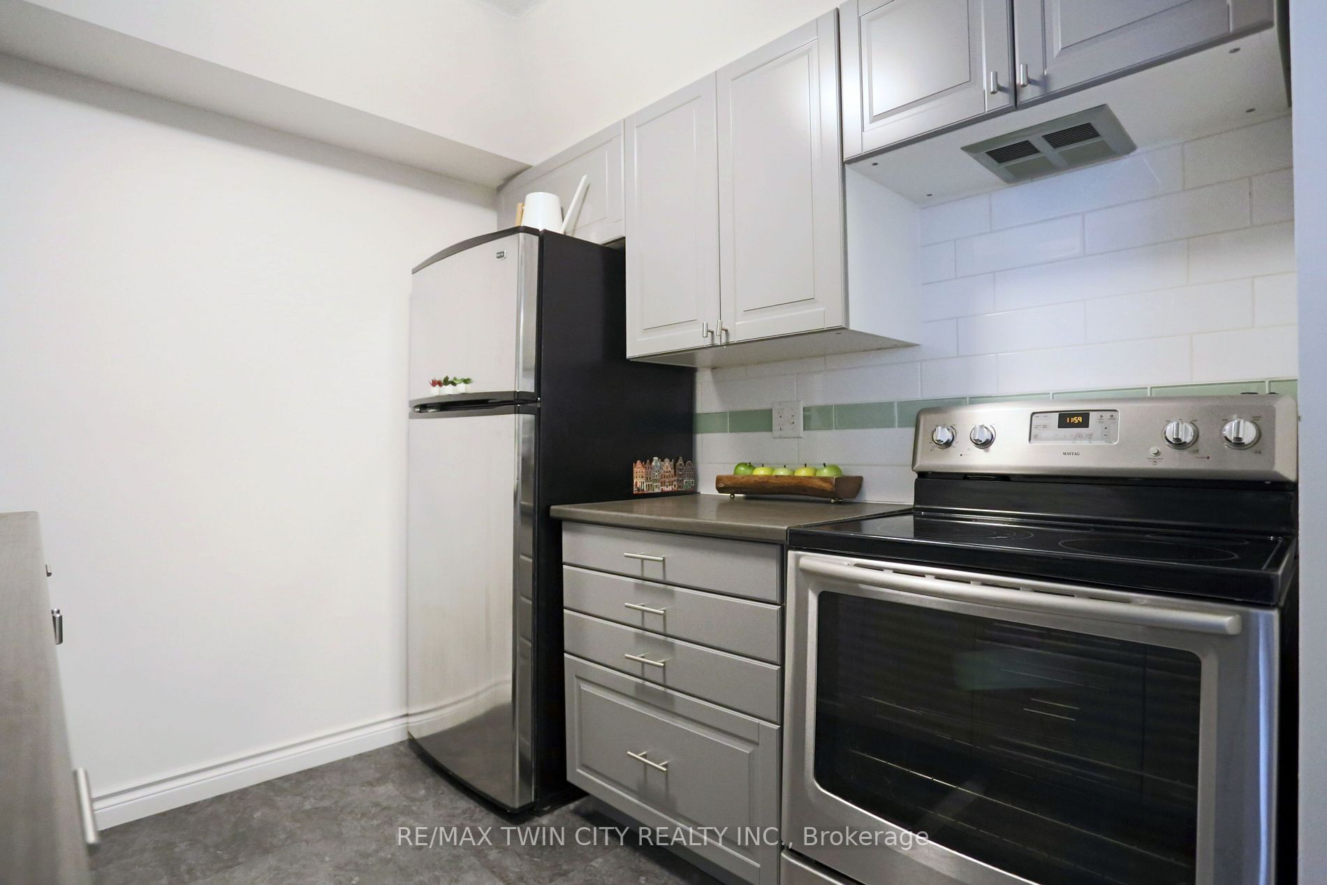 107 Bagot Street, #208