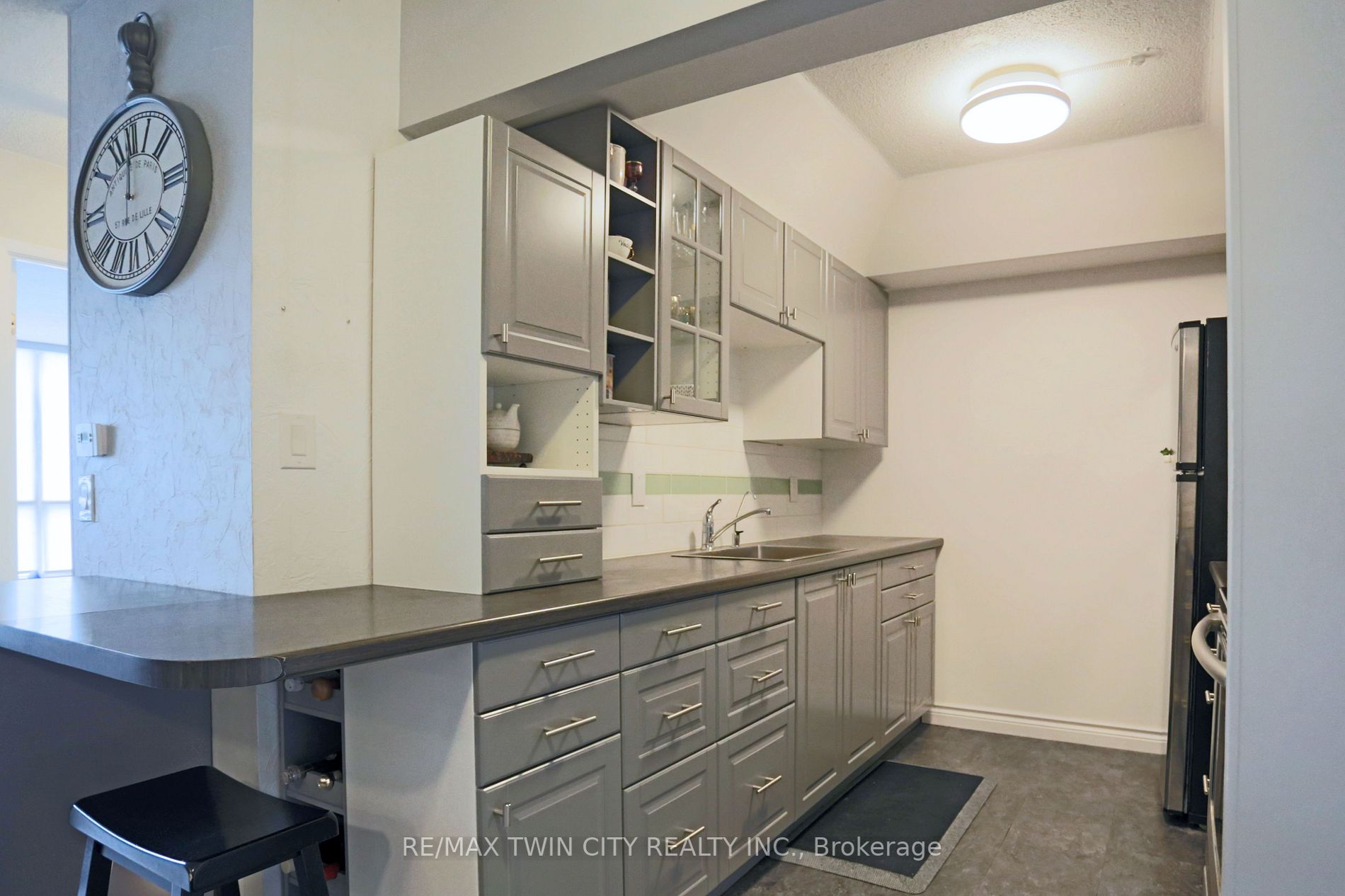 107 Bagot Street, #208