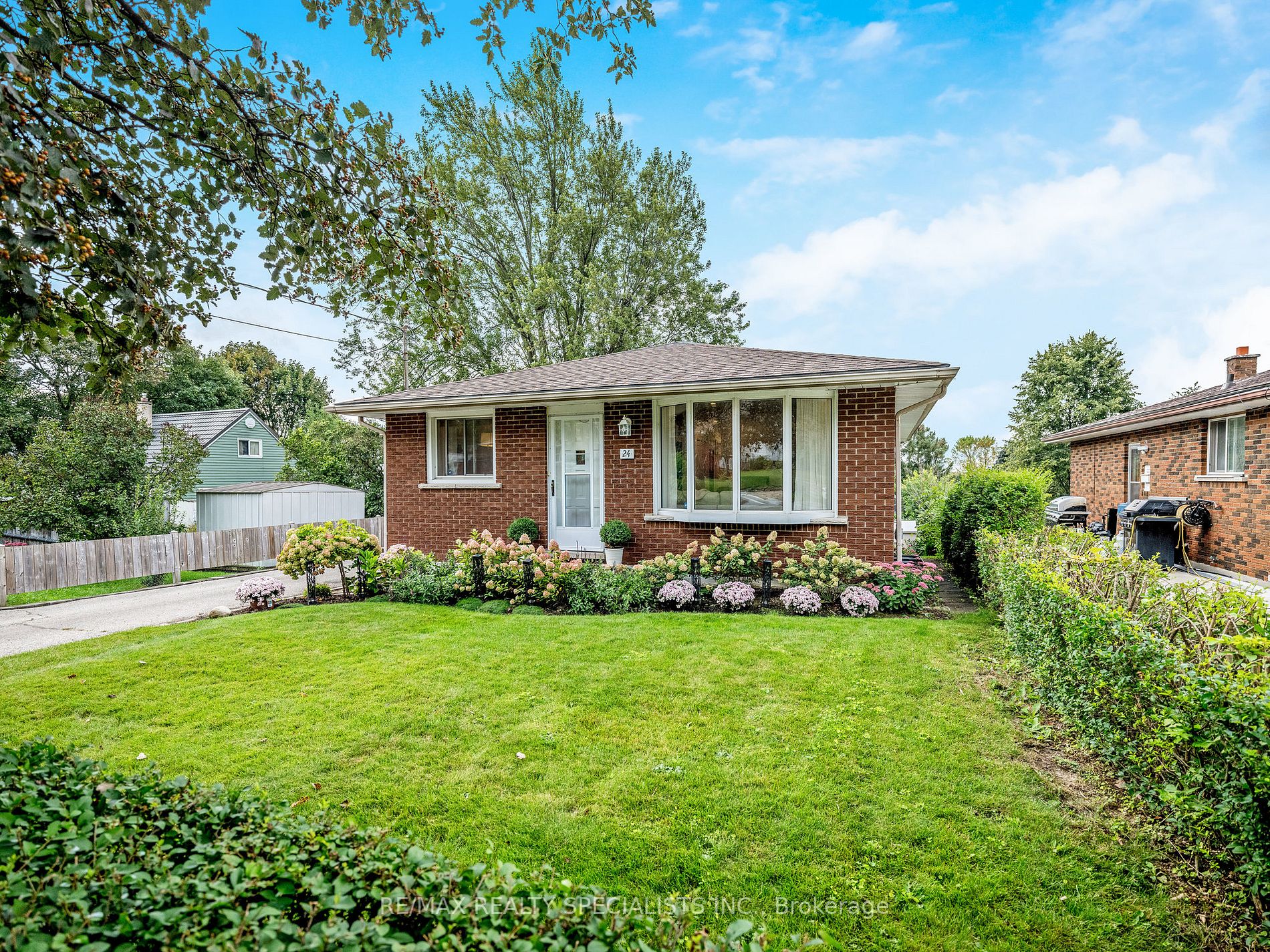 24 Ridgewood Ave