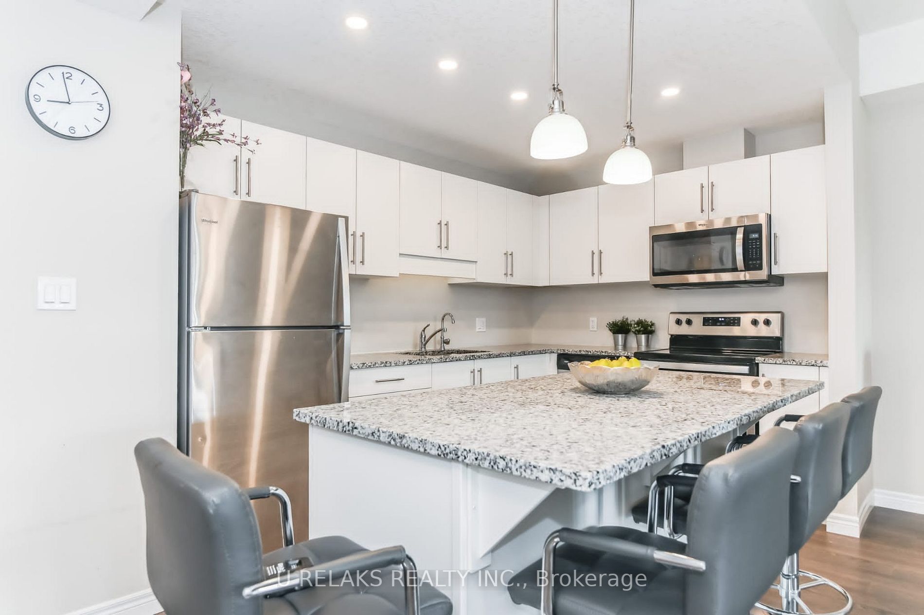 333 Gosling Gardens, #203