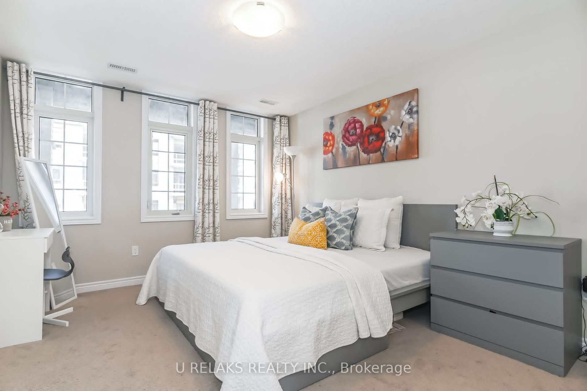 333 Gosling Gardens, #203