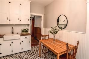 148 Rosslyn Ave N