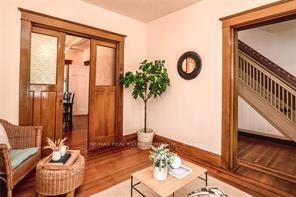 148 Rosslyn Ave N
