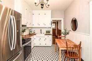 148 Rosslyn Ave N