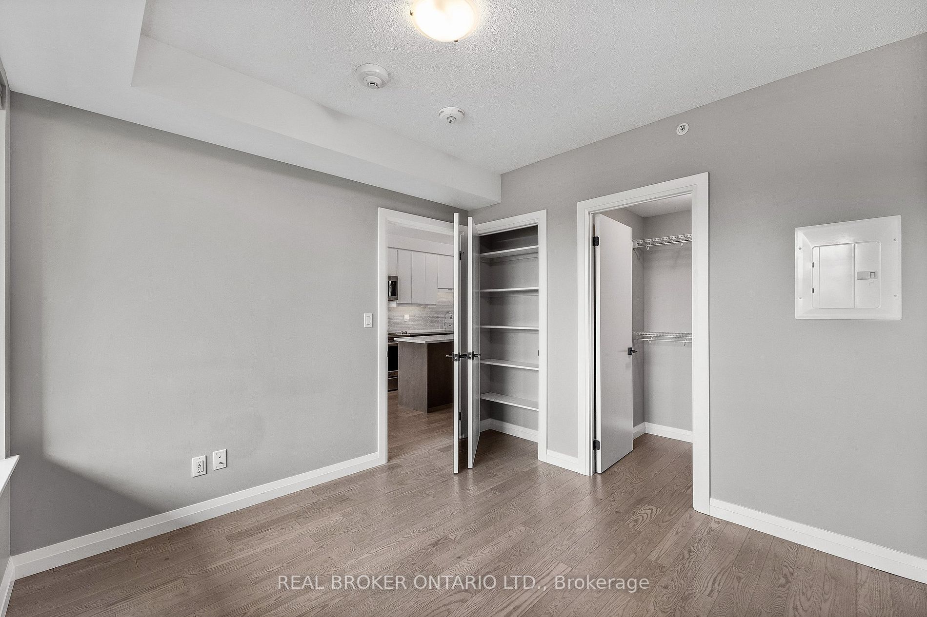 63 Arthur Street S, #213