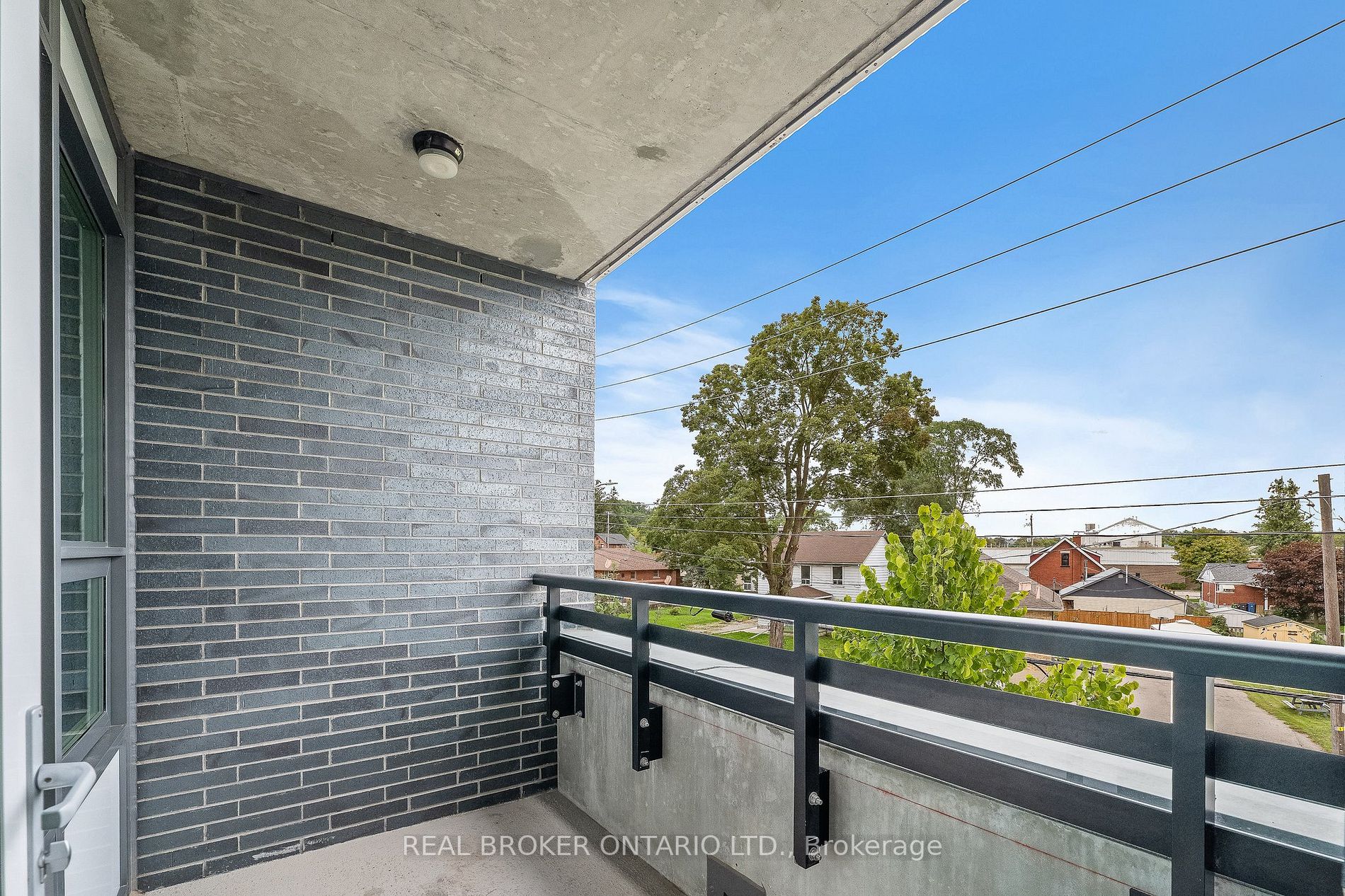63 Arthur Street S, #213