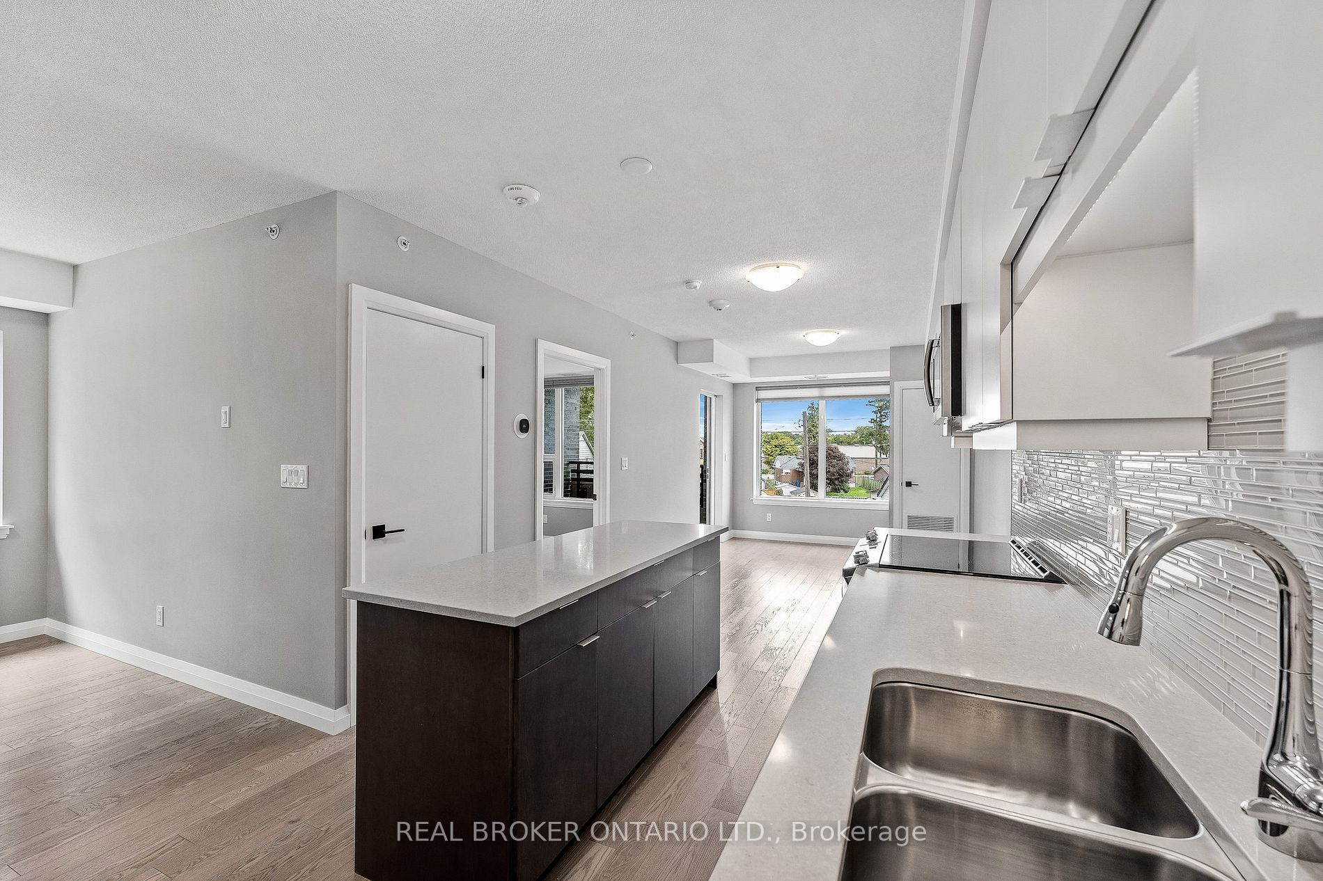 63 Arthur Street S, #213