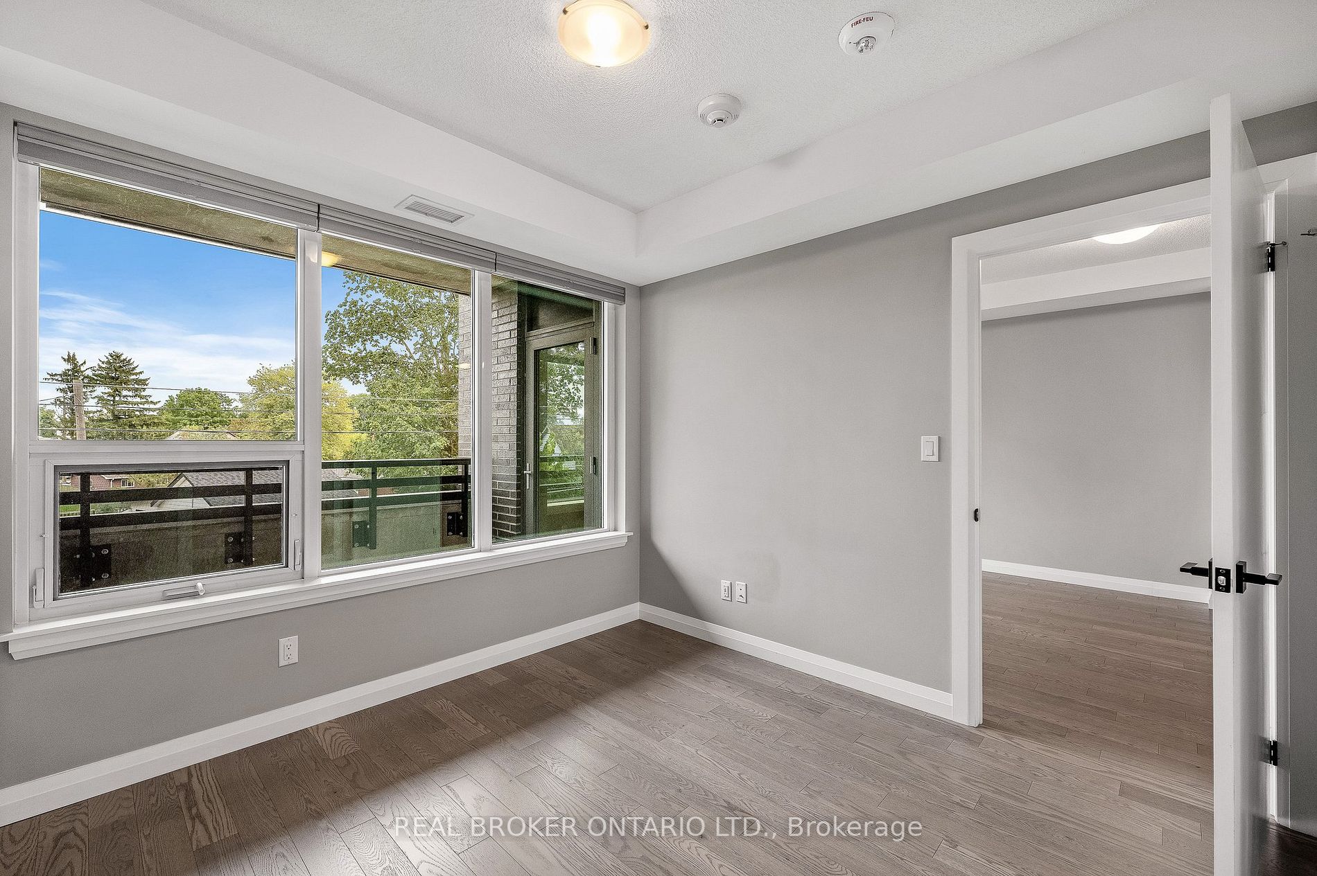 63 Arthur Street S, #213