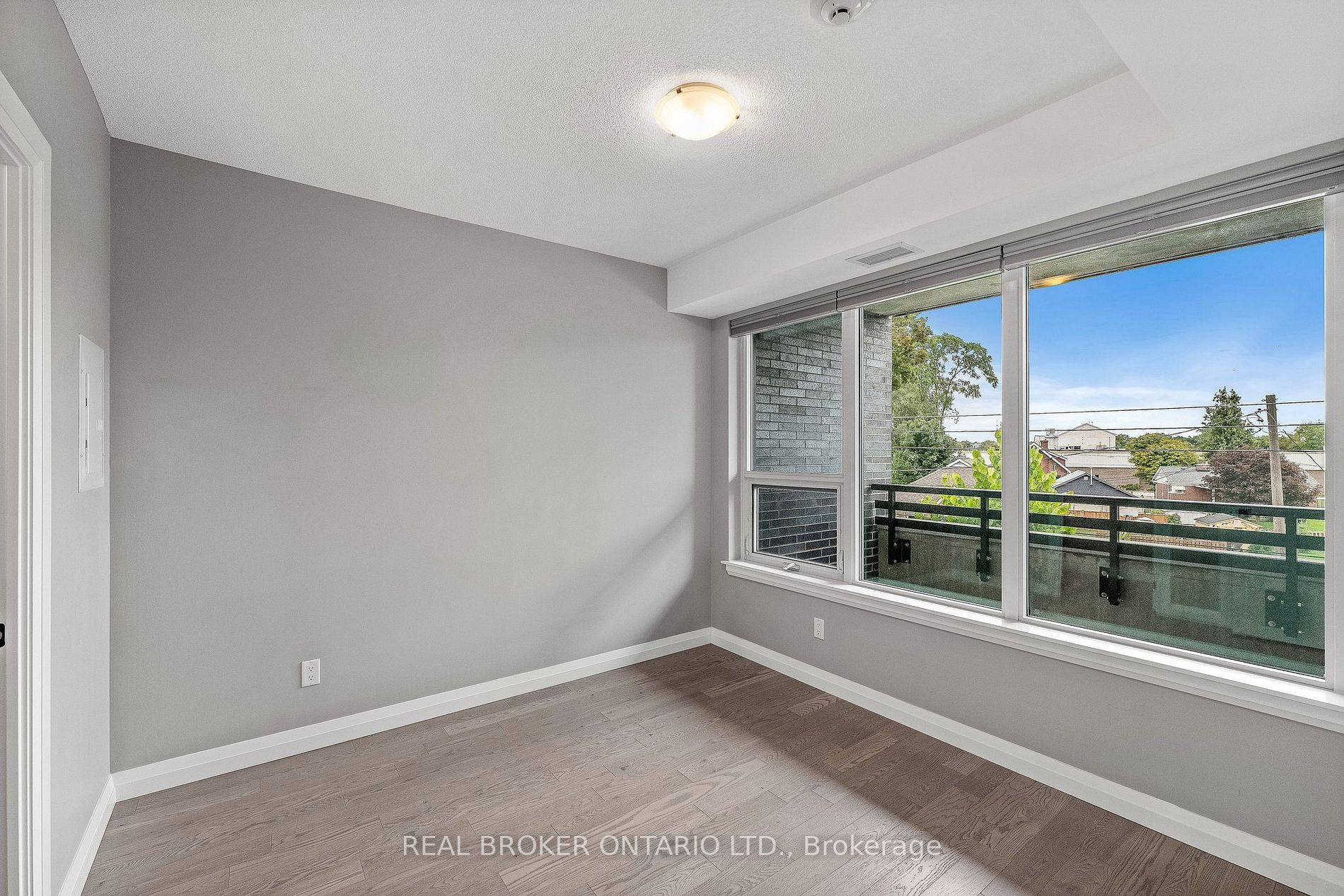 63 Arthur Street S, #213