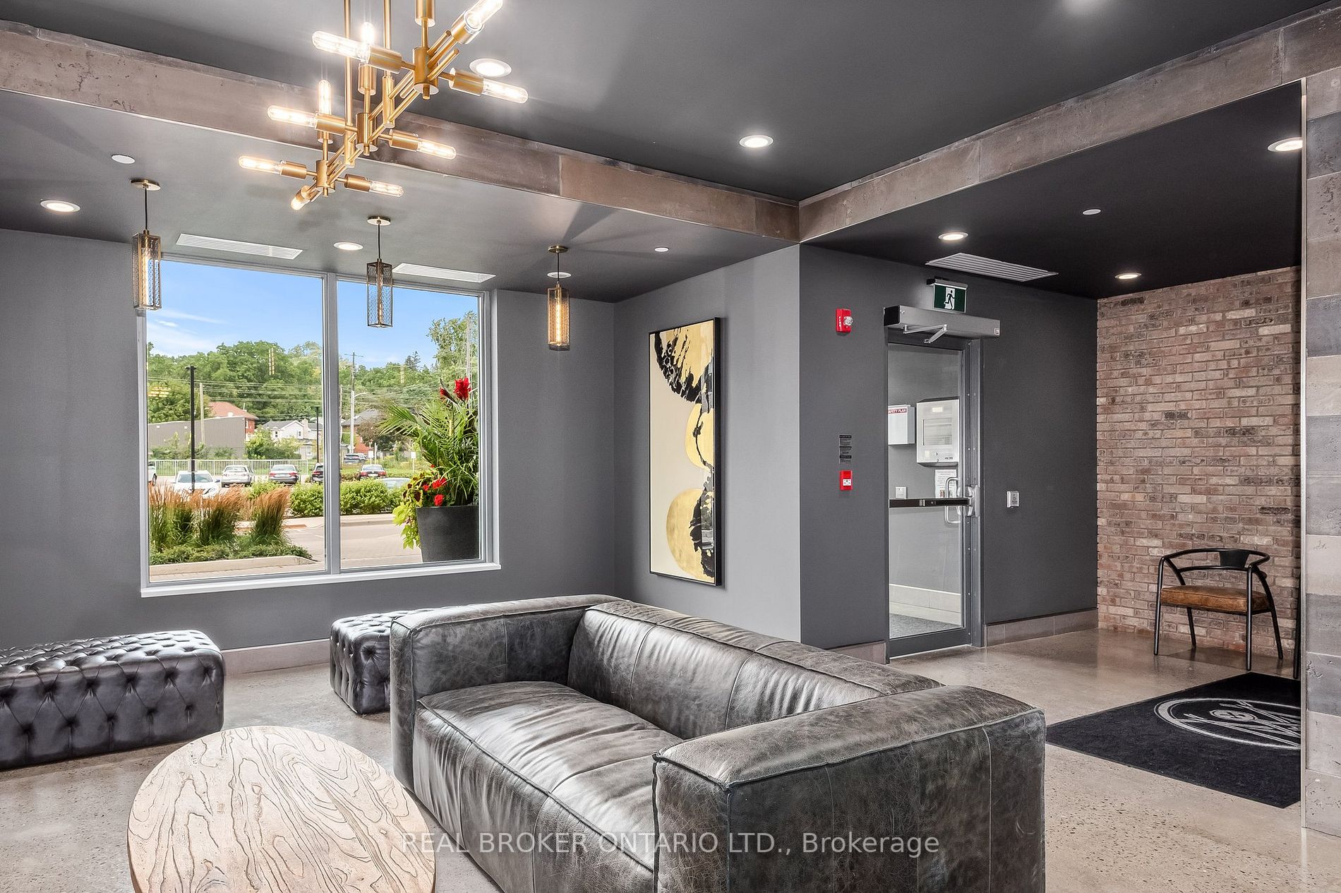 63 Arthur Street S, #213