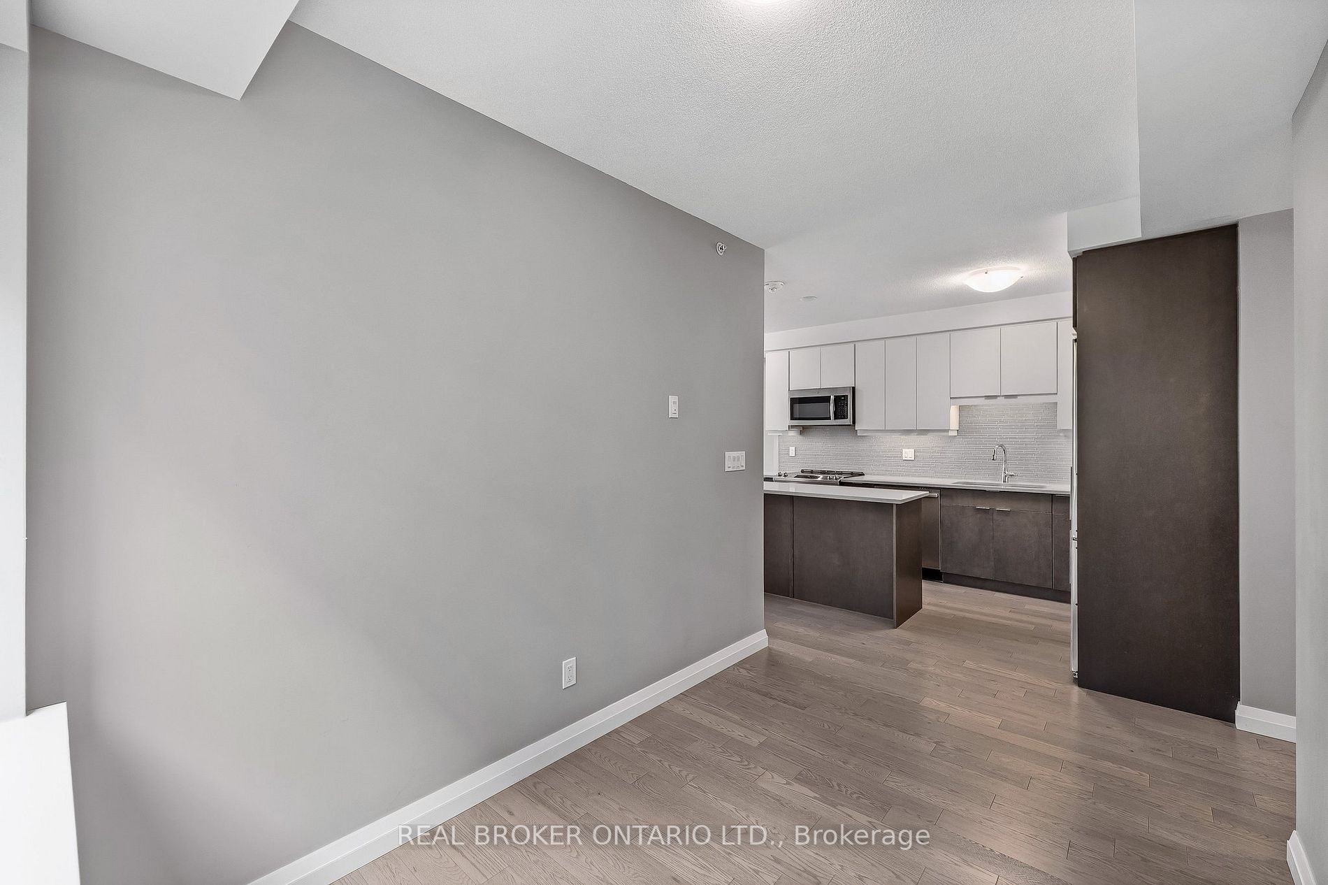 63 Arthur Street S, #213