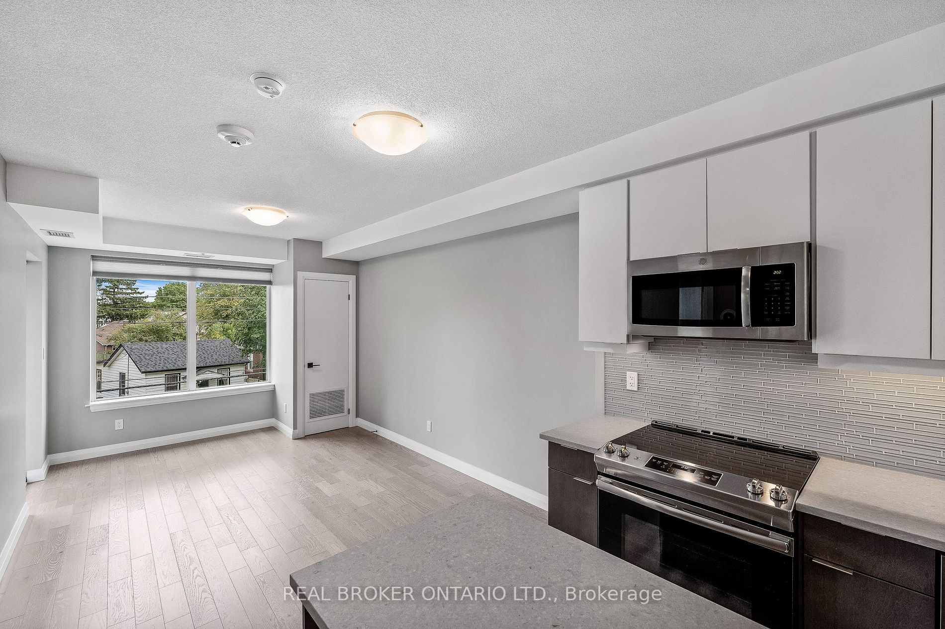 63 Arthur Street S, #213