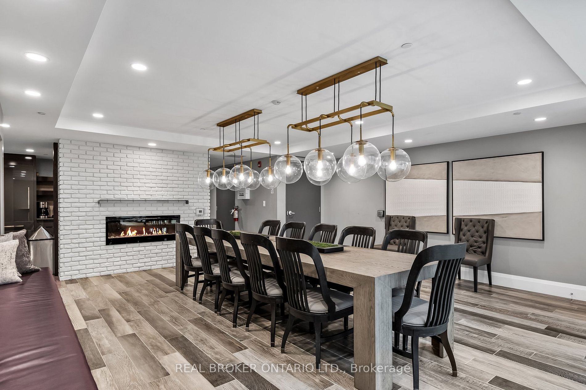 63 Arthur Street S, #213