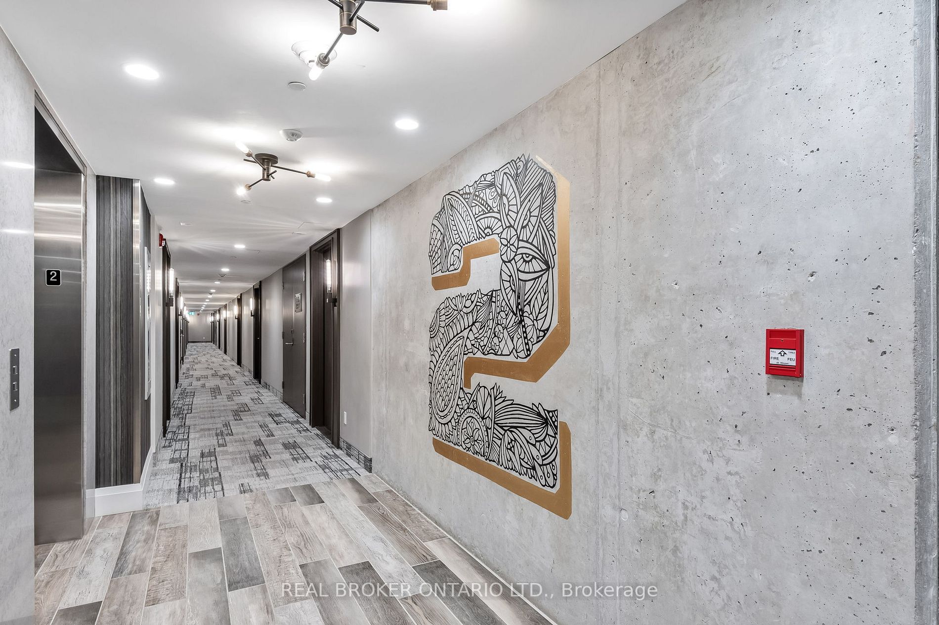 63 Arthur Street S, #213
