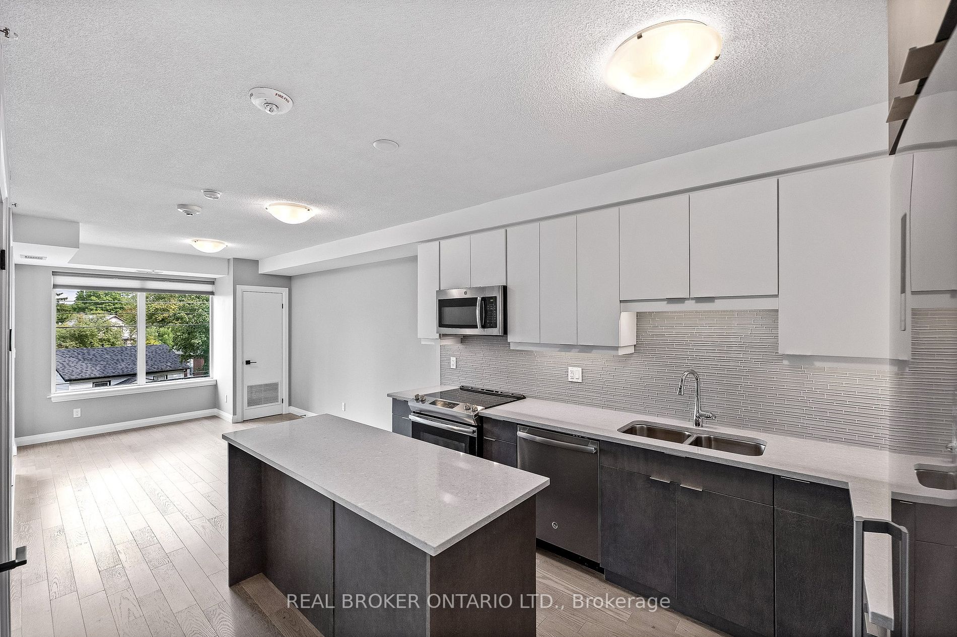 63 Arthur Street S, #213