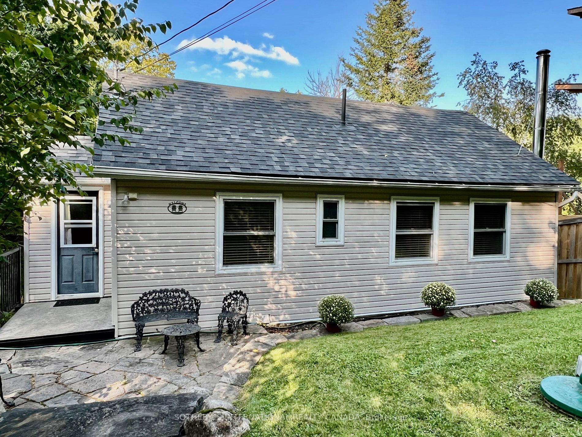 1033 Lakeview Rd