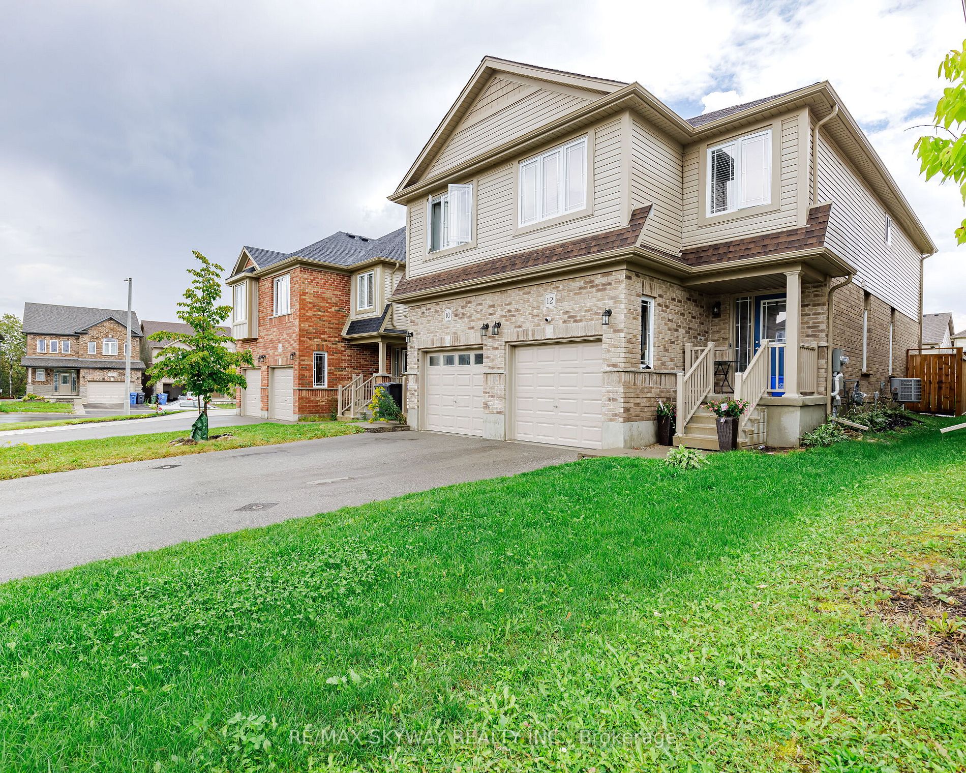 12 Ambrous Cres