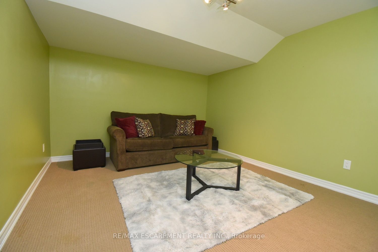 83 Southcreek Crt