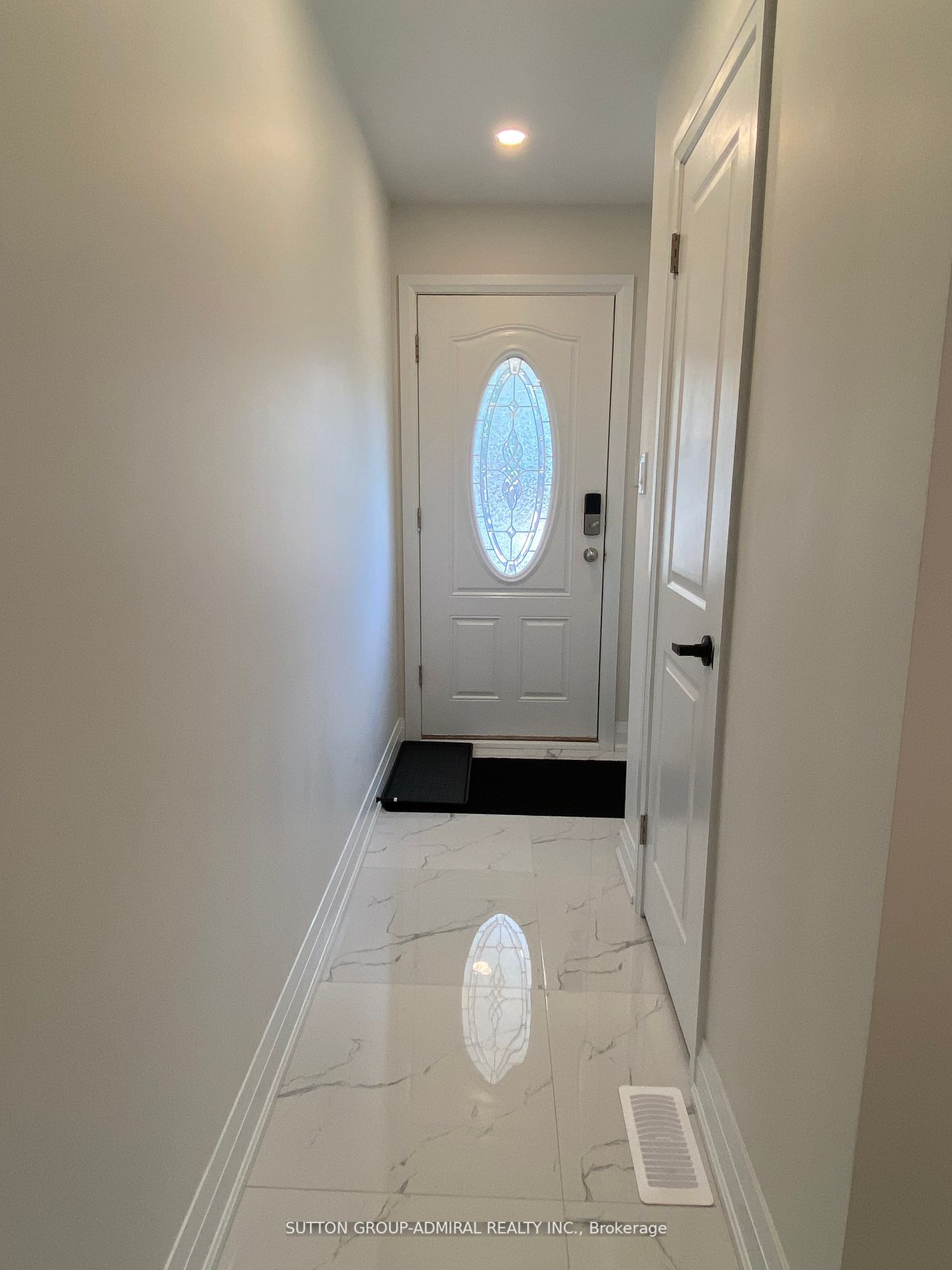 128 Jansen Ave