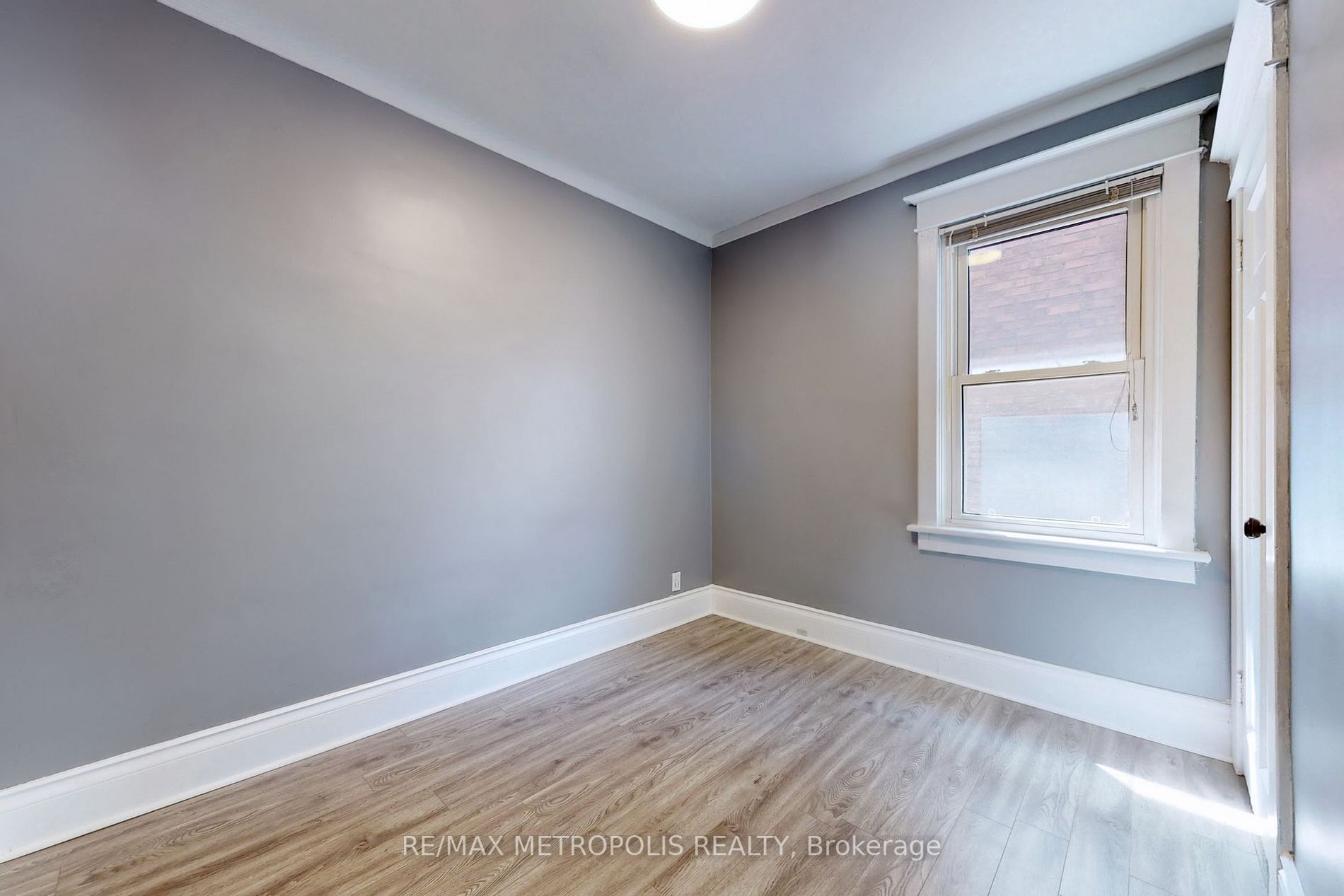 126 Connaught Ave N
