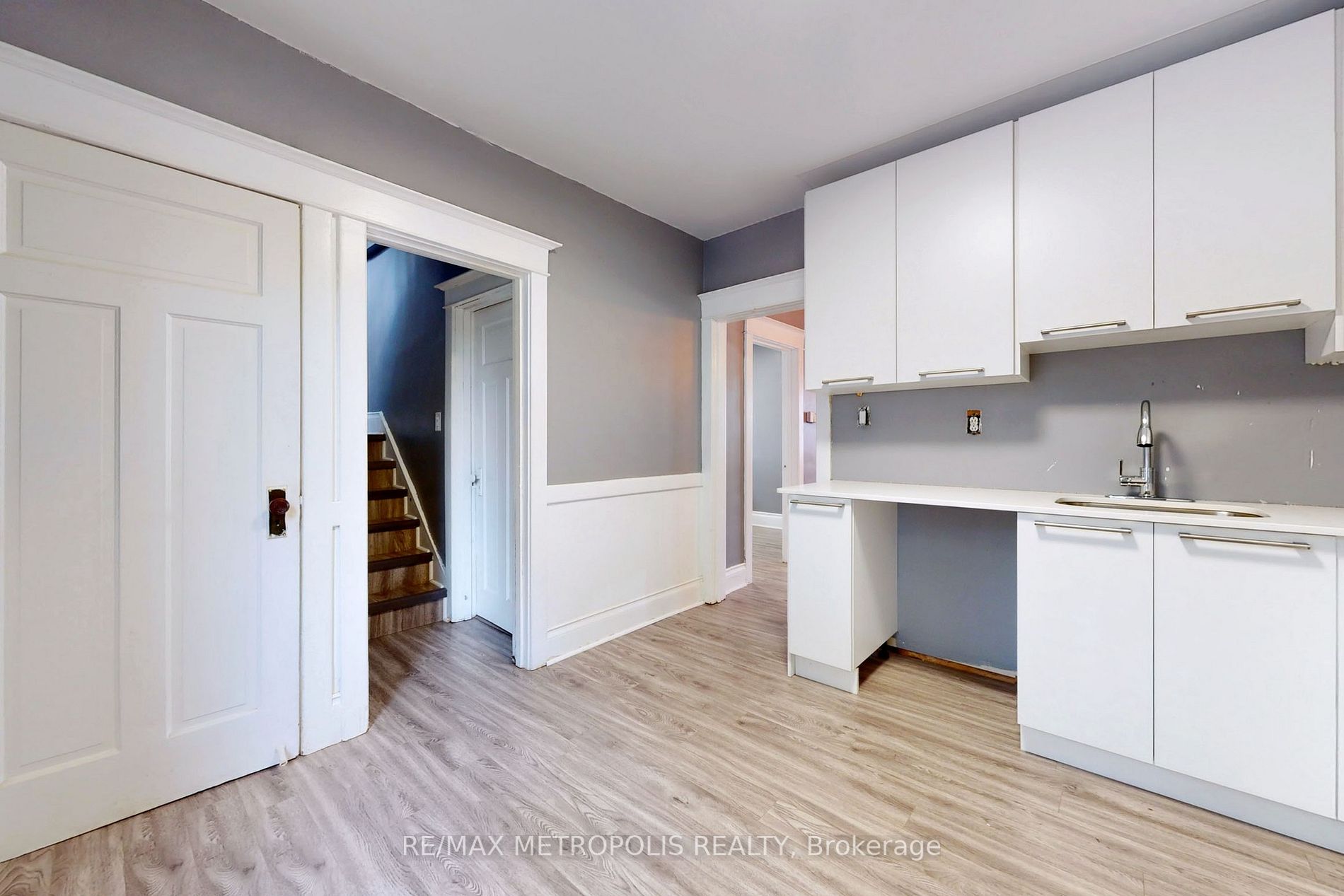 126 Connaught Ave N