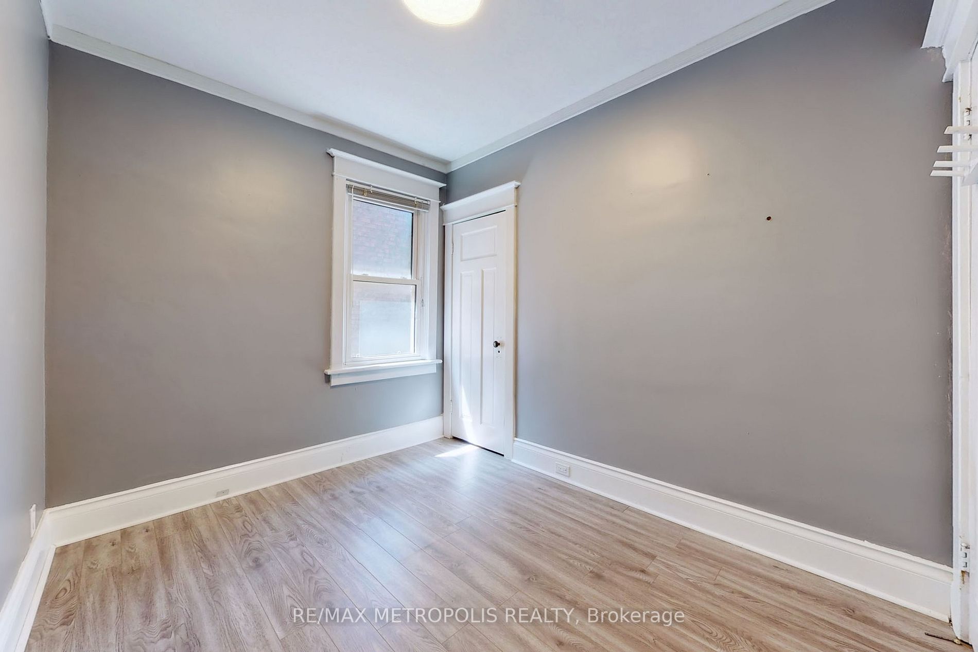 126 Connaught Ave N