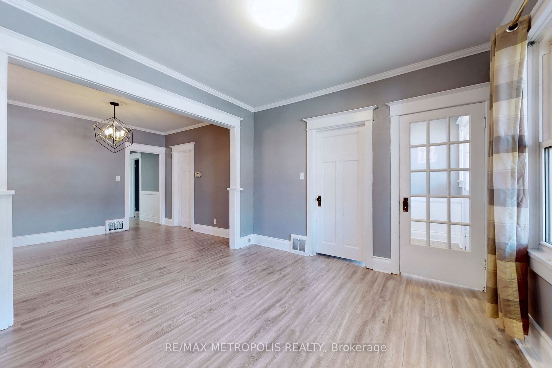 126 Connaught Ave N