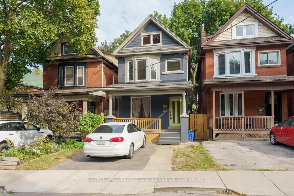 11 Lorne Ave, #Upper