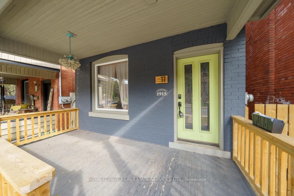 11 Lorne Ave, #Upper