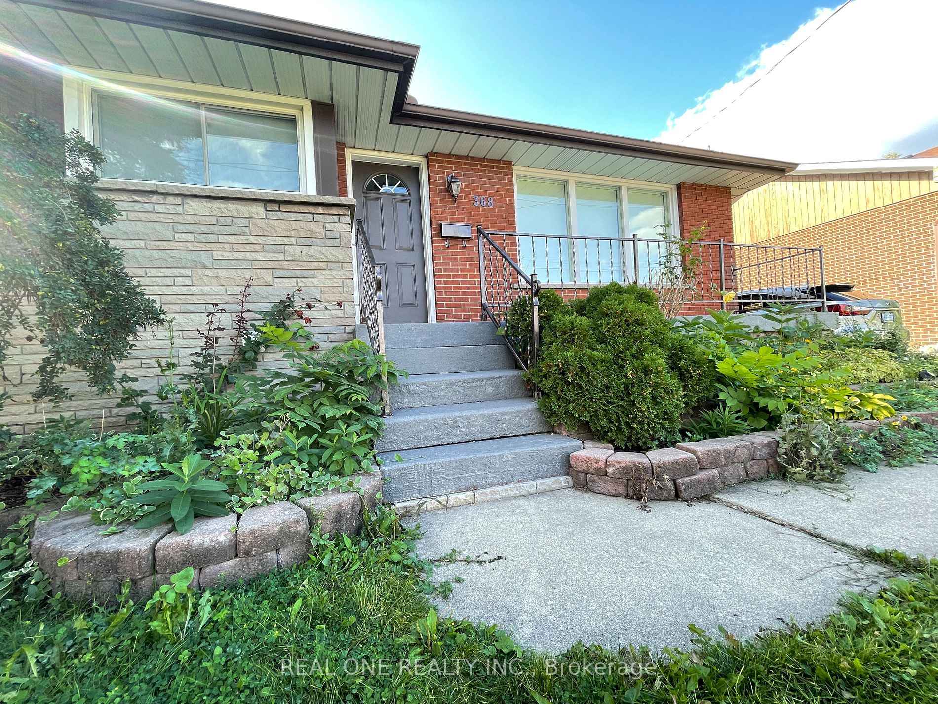 368 West 5th St, #Upper