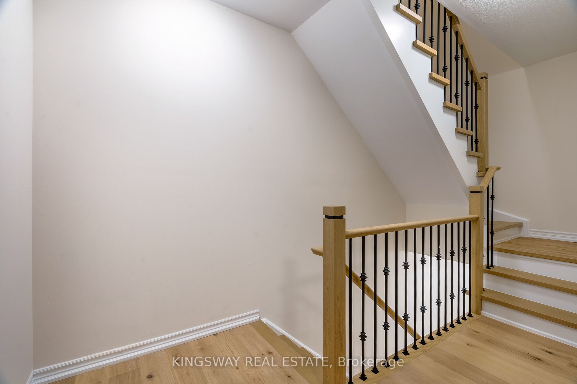 77 Hugill Way E