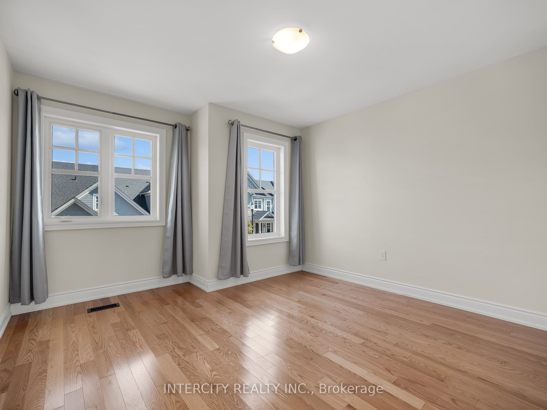 34 Windsor Circ, #00