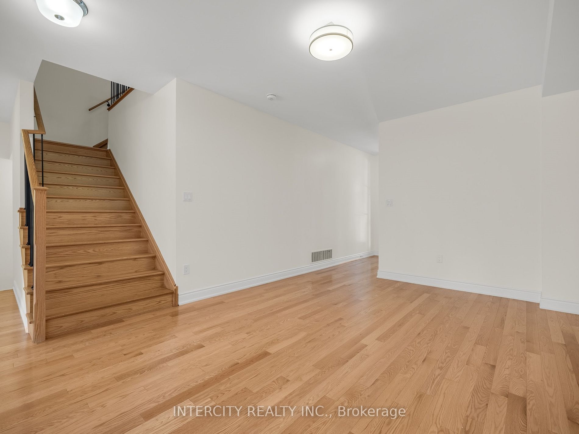 34 Windsor Circ, #00
