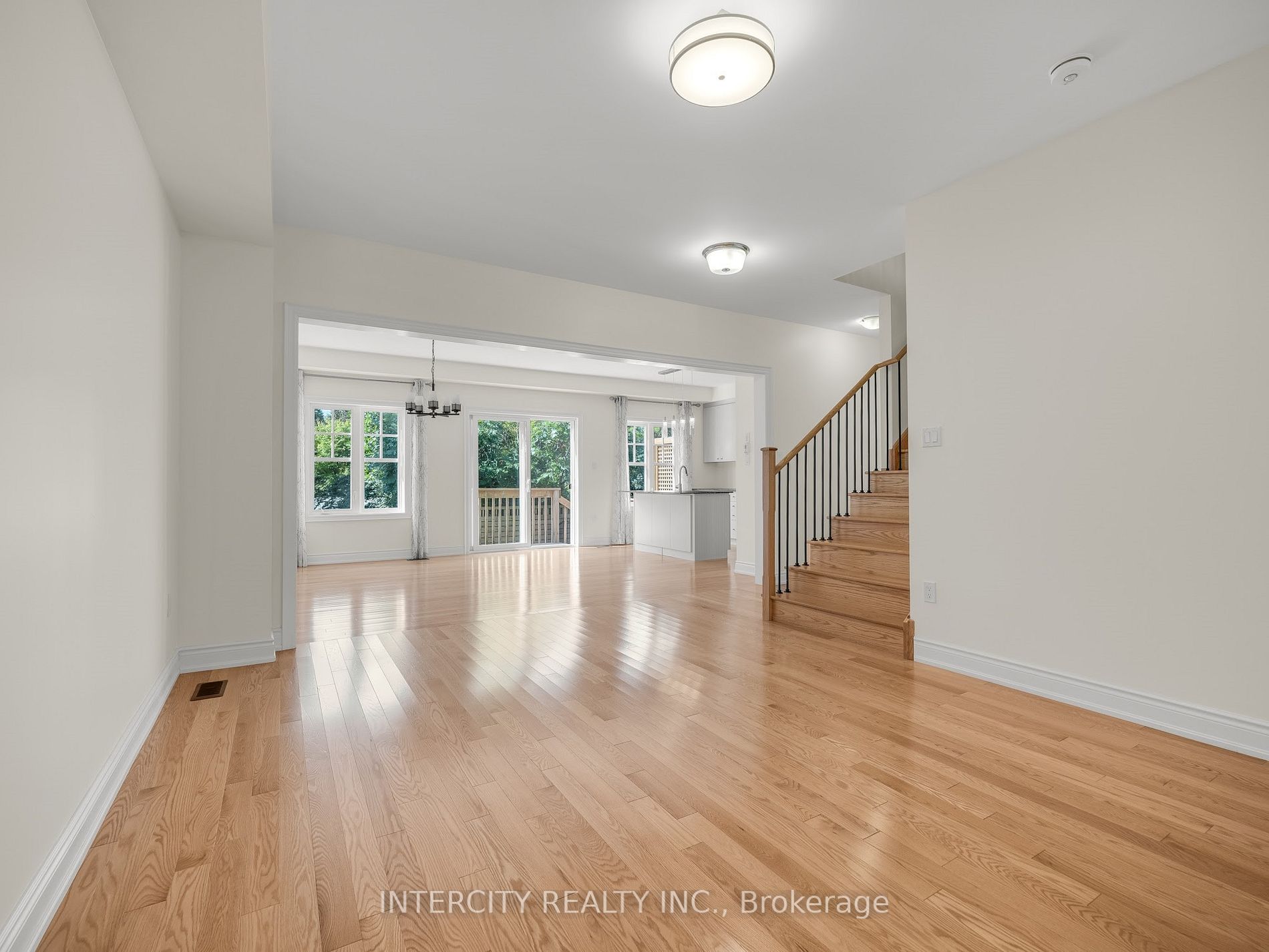 34 Windsor Circ, #00