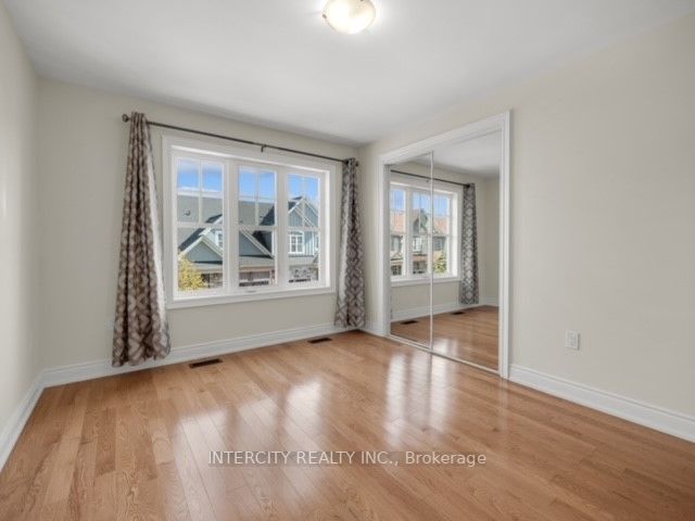 34 Windsor Circ, #00