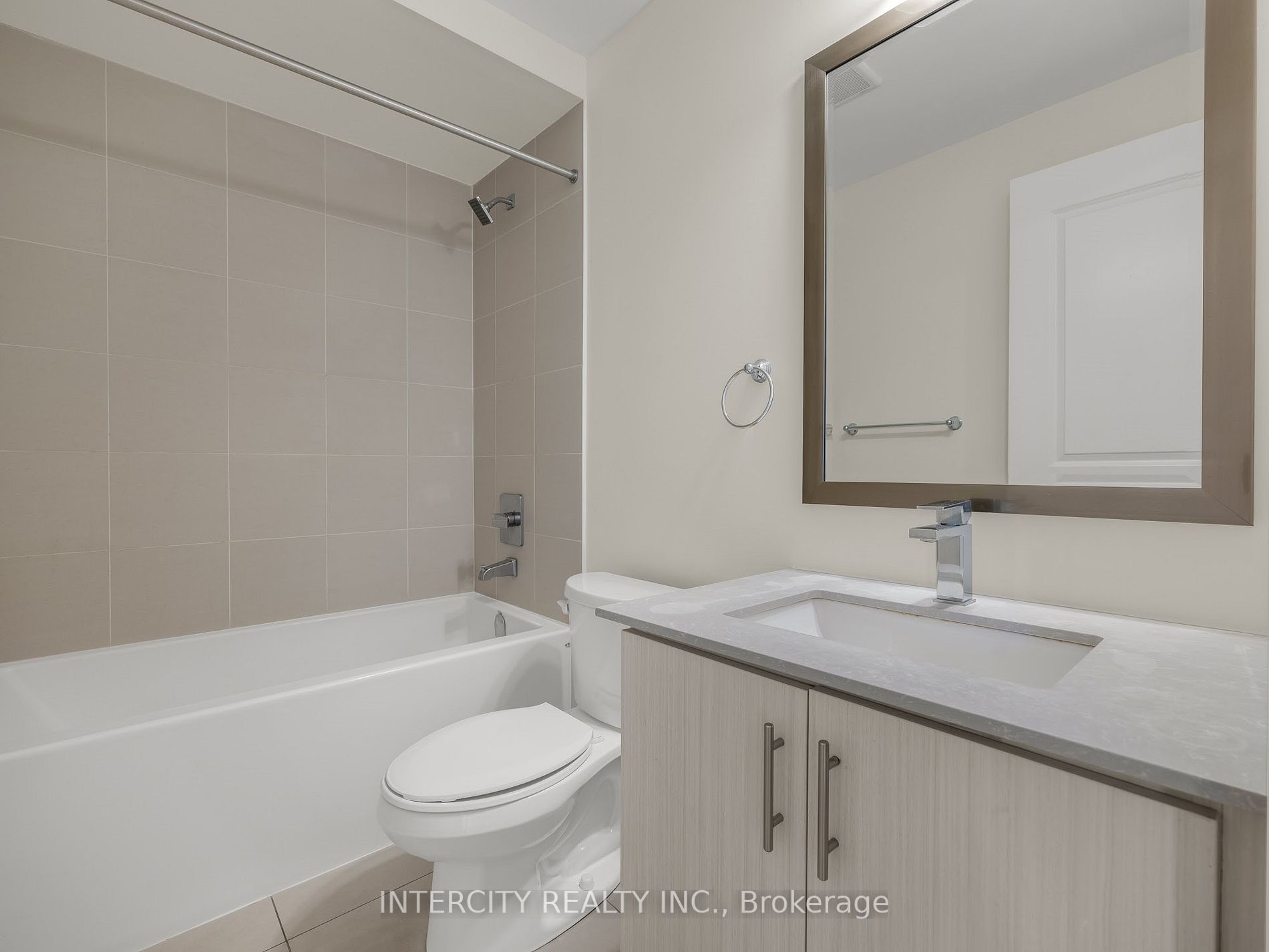 34 Windsor Circ, #00