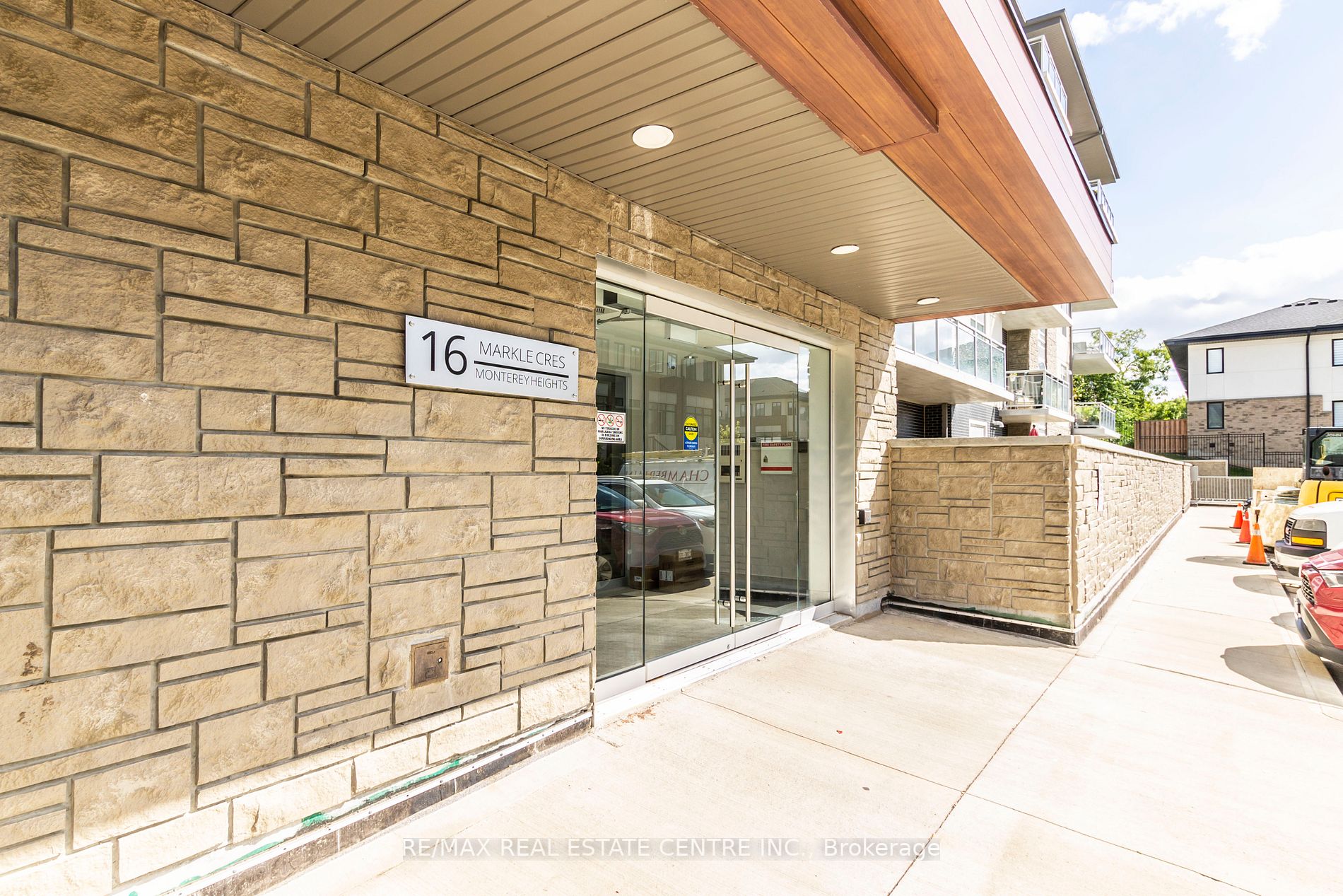 16 Markle Cres, #213