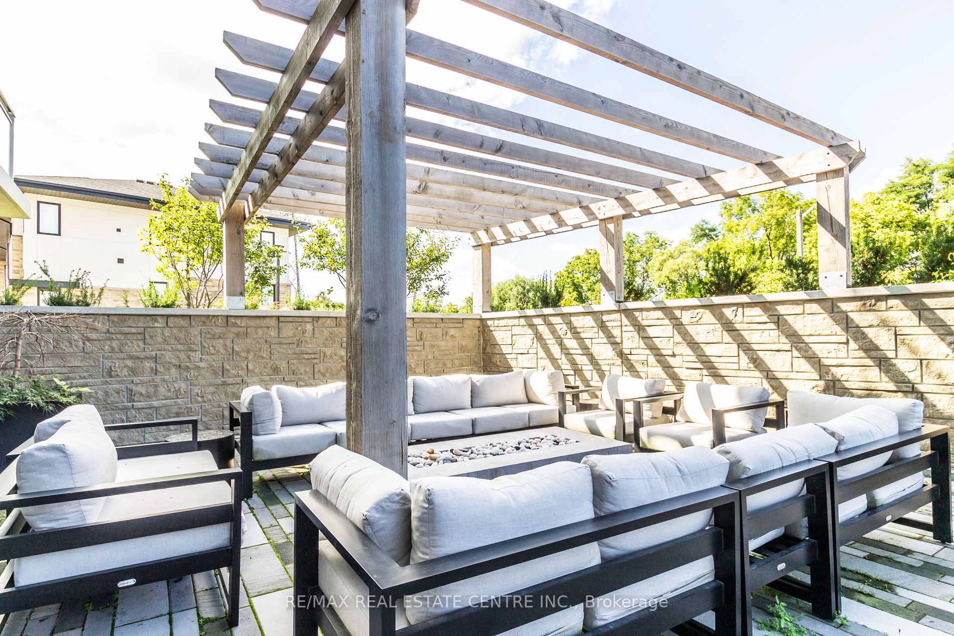 16 Markle Cres, #213