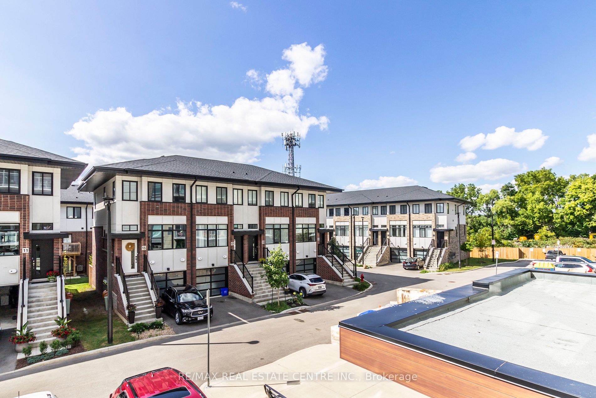 16 Markle Cres, #213