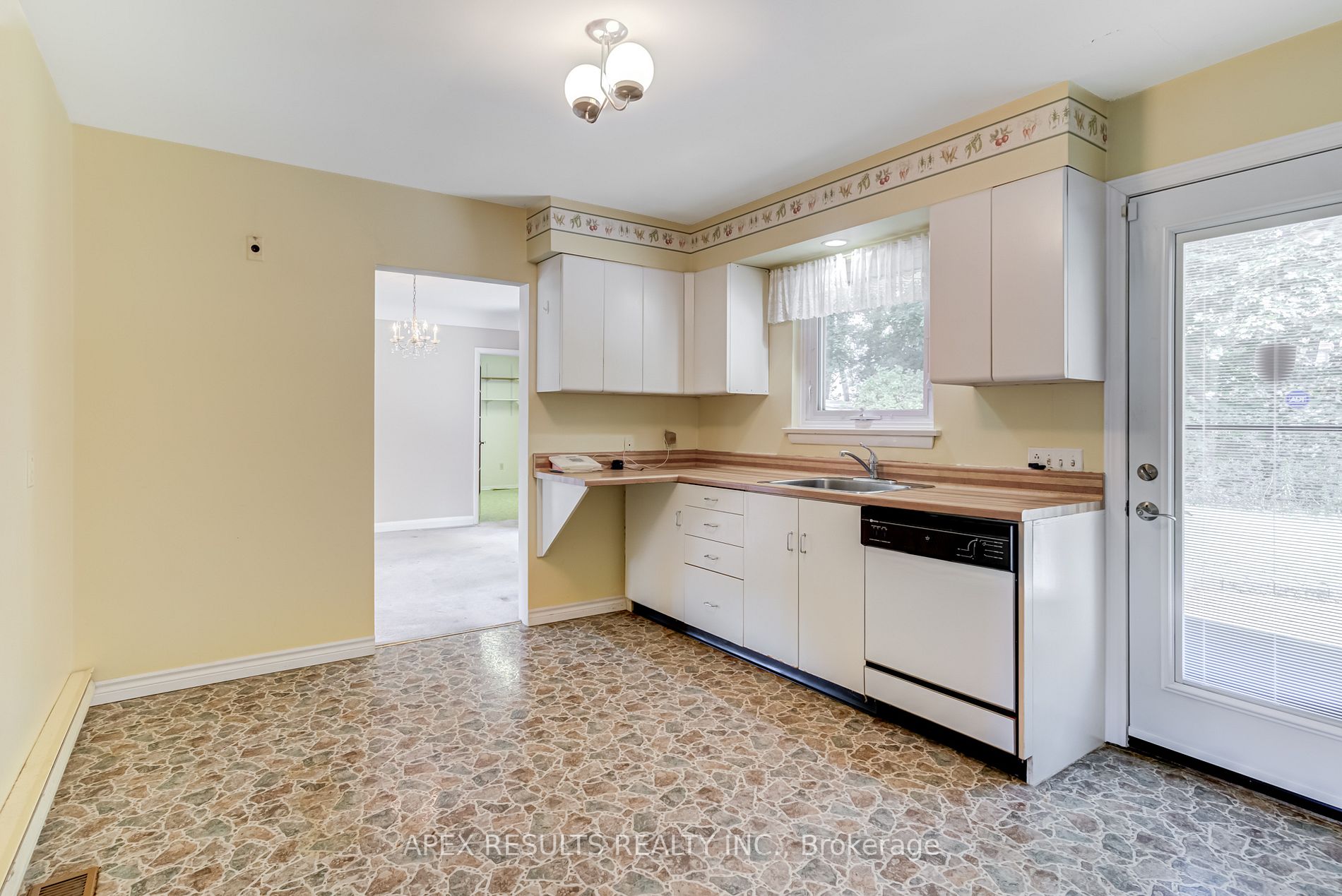 11 Wycliffe Ave